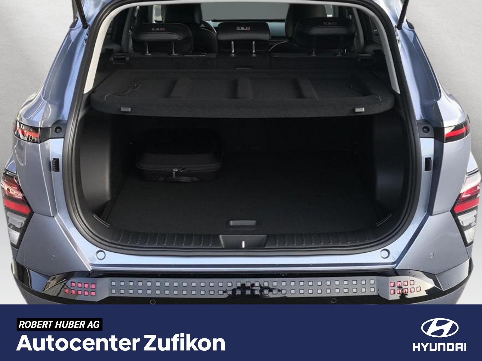 HYUNDAI Kona EV 65.4 kWh Amplia-image-4