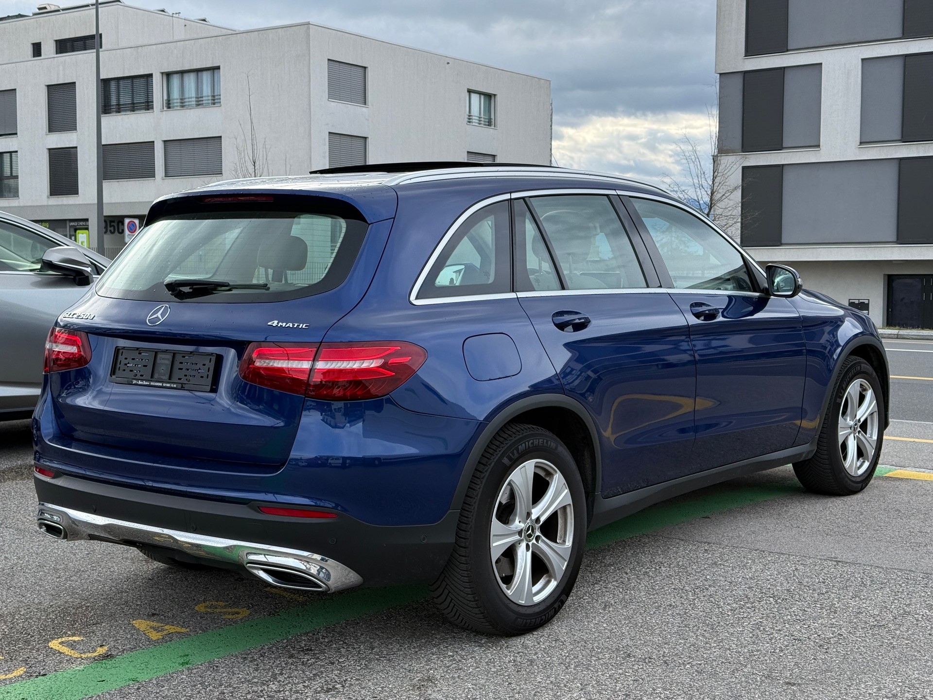 MERCEDES-BENZ GLC 250 d Exclusive 4Matic 9G-Tronic - Véhicule Suisse de 1ère Main - NOUVELLE EXPERTISE / NEU MFK : 27.04.2026-image-6