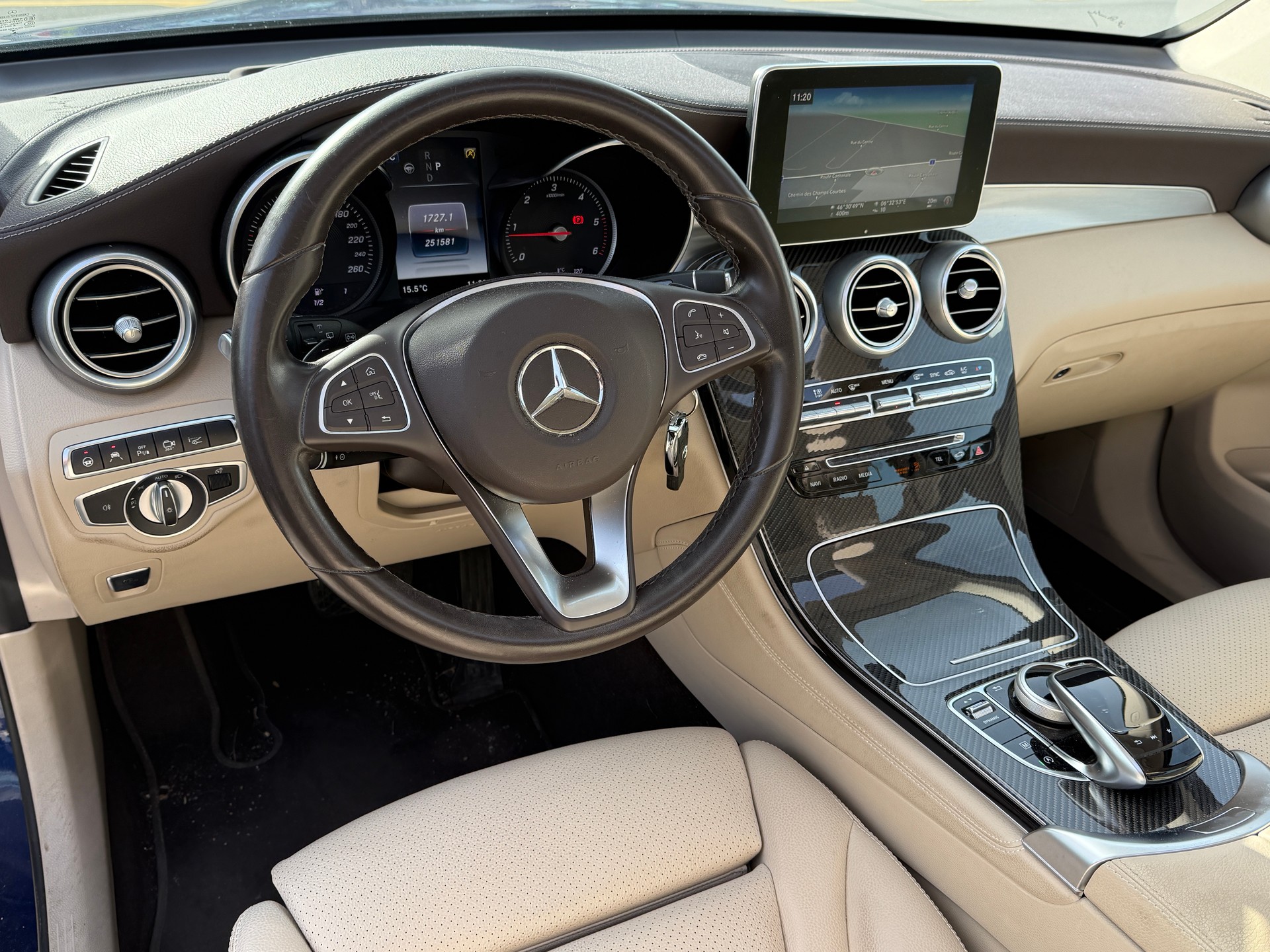 MERCEDES-BENZ GLC 250 d Exclusive 4Matic 9G-Tronic - Véhicule Suisse de 1ère Main - NOUVELLE EXPERTISE / NEU MFK : 27.04.2026-image-13