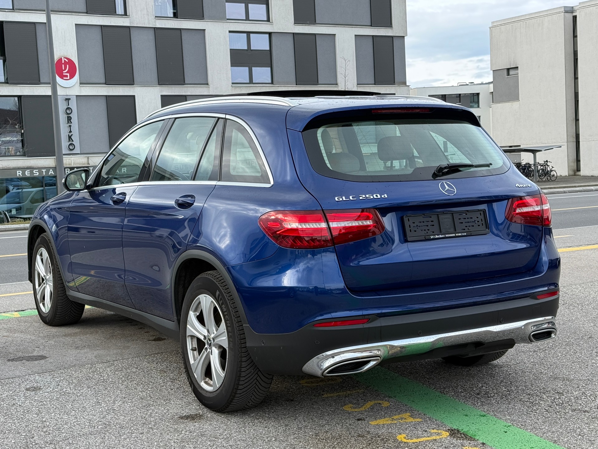 MERCEDES-BENZ GLC 250 d Exclusive 4Matic 9G-Tronic - Véhicule Suisse de 1ère Main - NOUVELLE EXPERTISE / NEU MFK : 27.04.2026-image-7