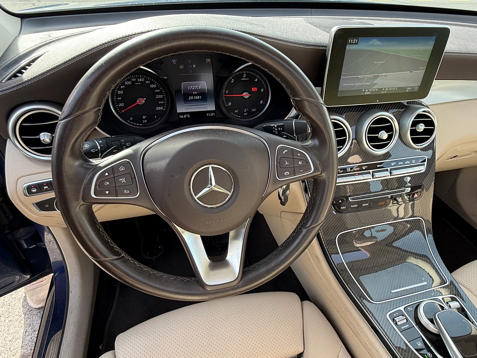MERCEDES-BENZ GLC 250 d Exclusive 4Matic 9G-Tronic - Véhicule Suisse de 1ère Main - NOUVELLE EXPERTISE / NEU MFK : 27.04.2026-image-23