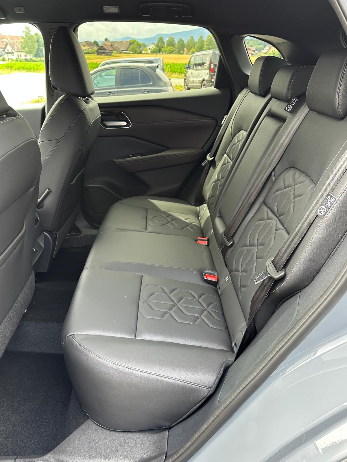 NISSAN Qashqai 1.5 VC-T Tekna-image-6