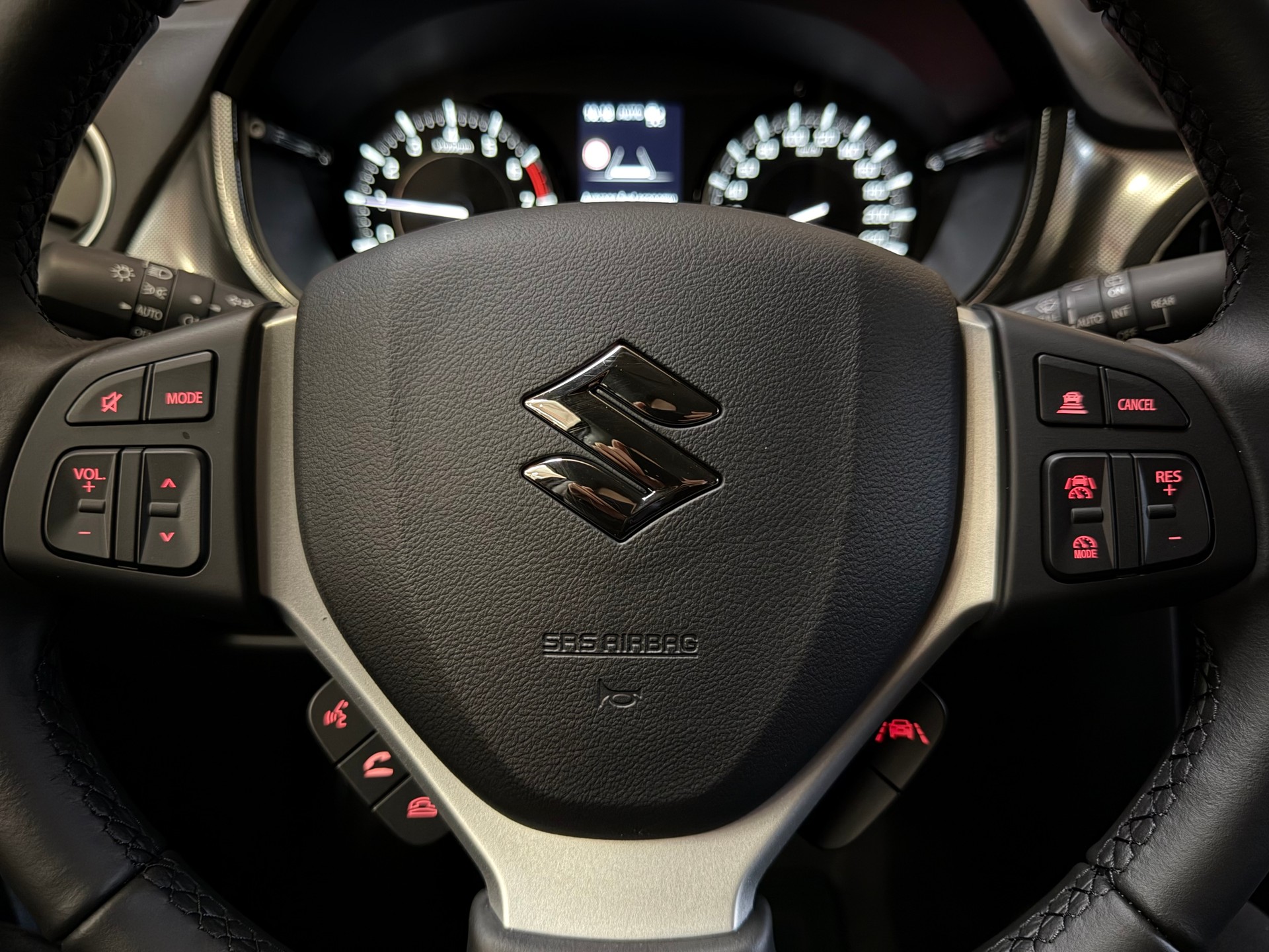 SUZUKI Vitara 1.4 Boosterjet Compact Top 4x4 Hybrid Automatic-image-22