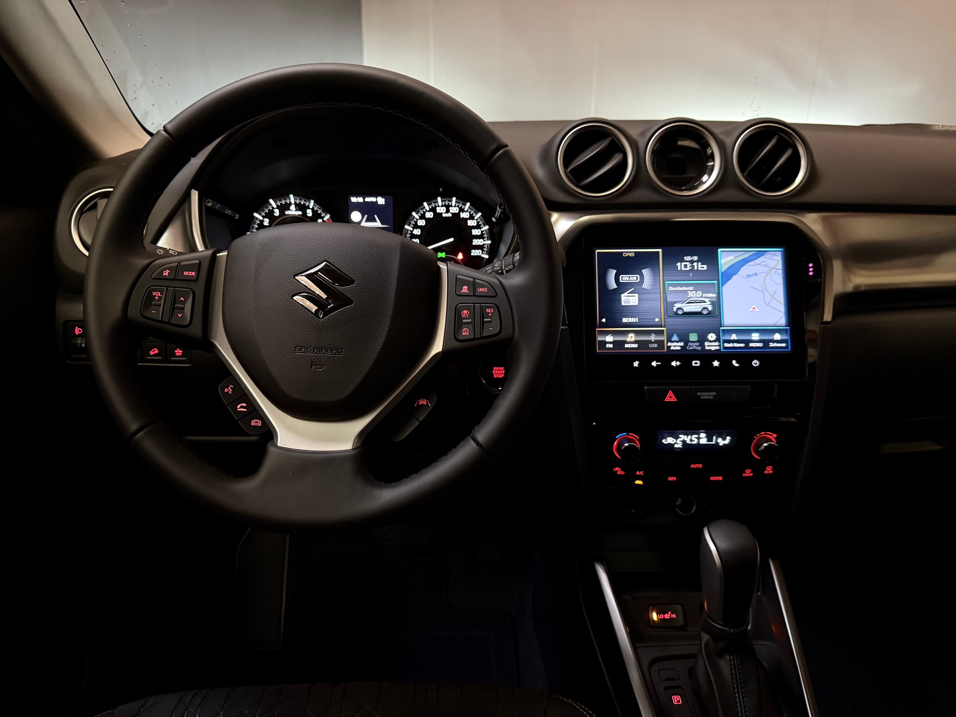 SUZUKI Vitara 1.4 Boosterjet Compact Top 4x4 Hybrid Automatic-image-14