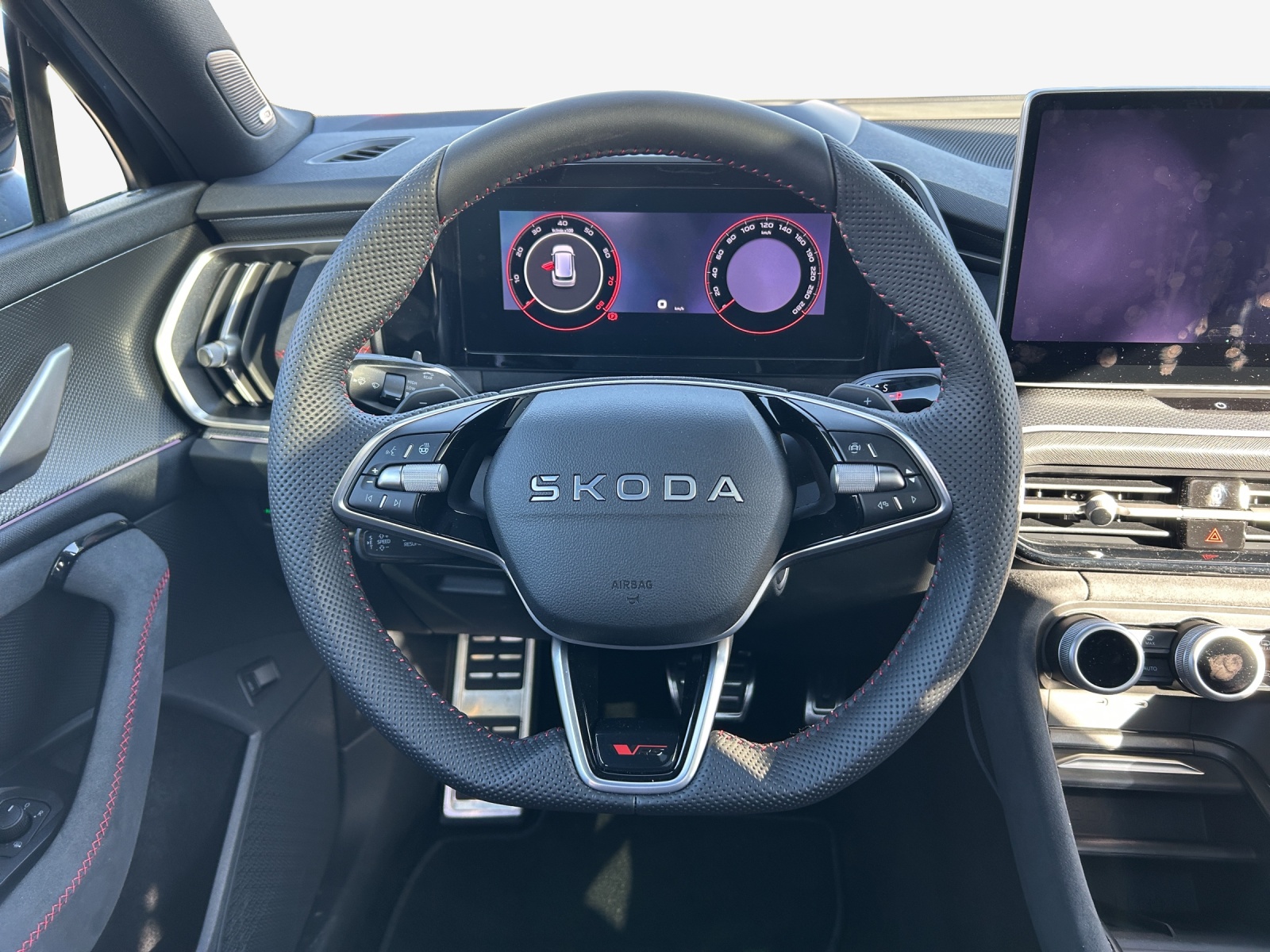 SKODA Kodiaq 2.0 TSI RS 4x4-image-9