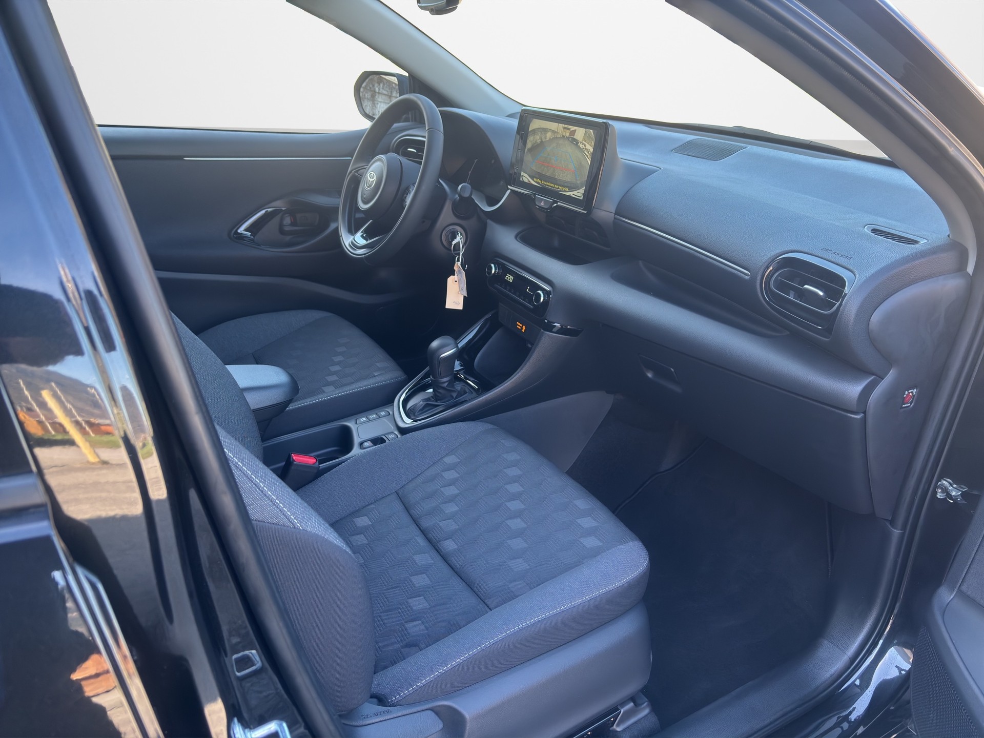 TOYOTA Yaris 1.5 VVT-i HSD Trend-image-13