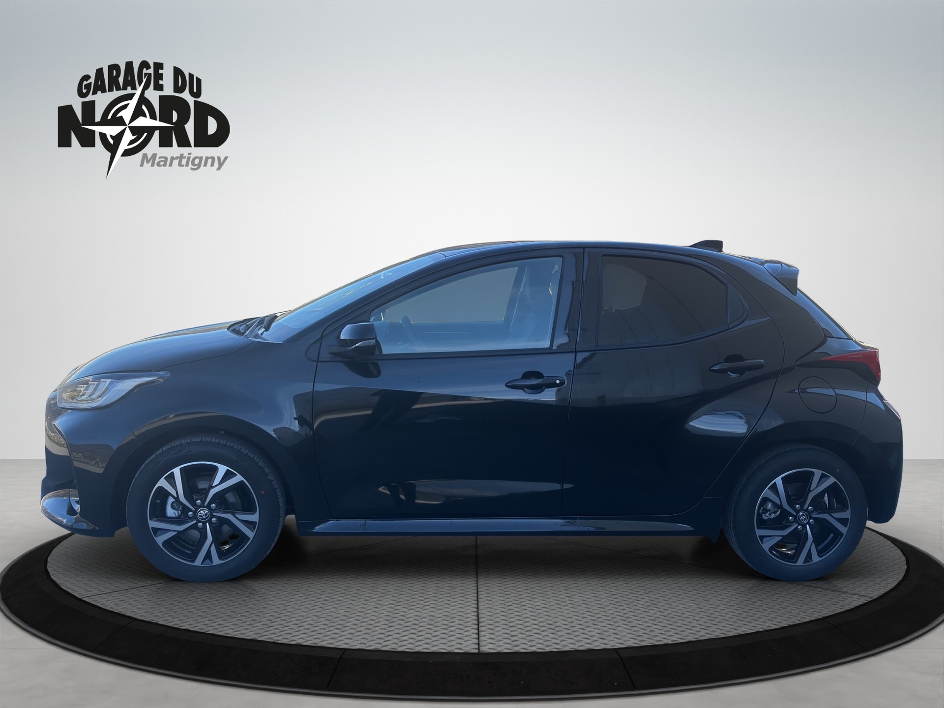 TOYOTA Yaris 1.5 VVT-i HSD Trend-image-2