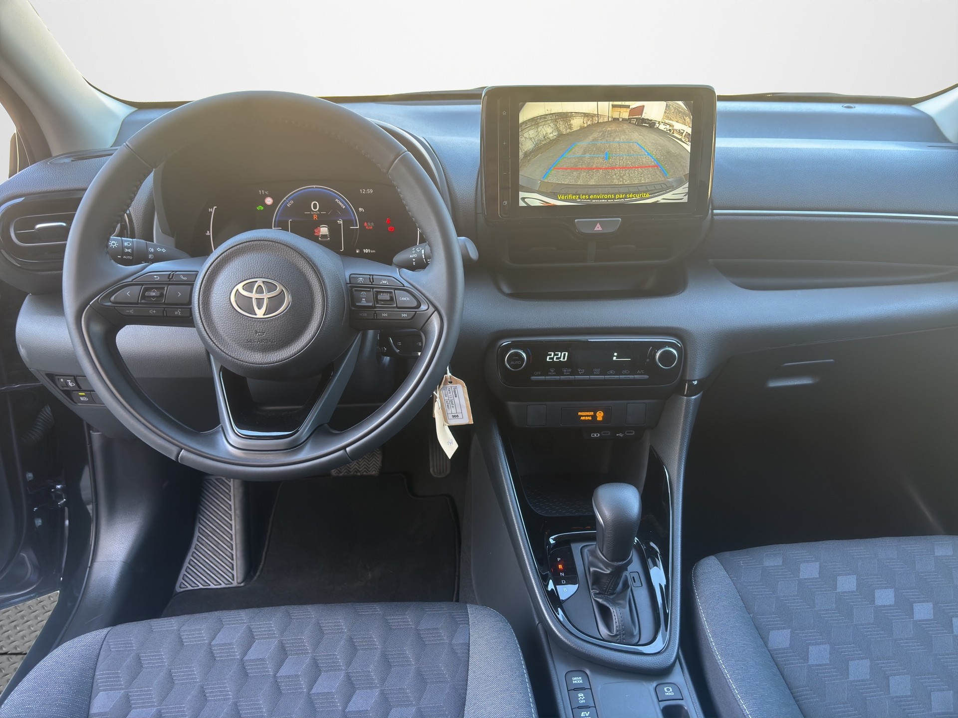 TOYOTA Yaris 1.5 VVT-i HSD Trend-image-11