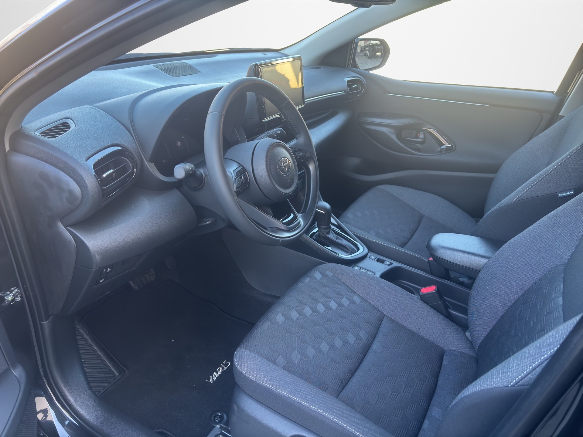 TOYOTA Yaris 1.5 VVT-i HSD Trend-image-8