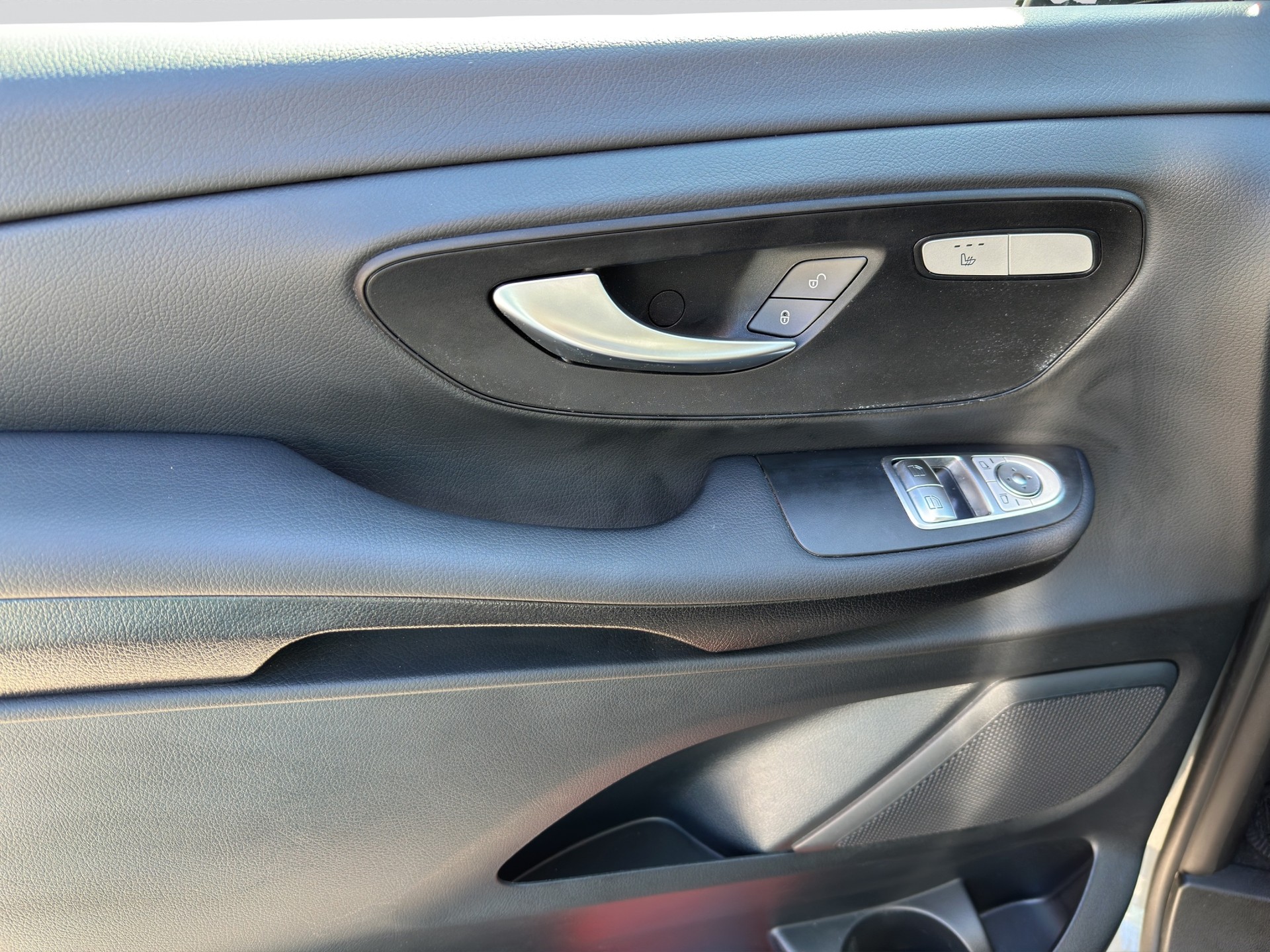 MERCEDES-BENZ V220d 9G Tronic 7Pl. Kompakt-image-8