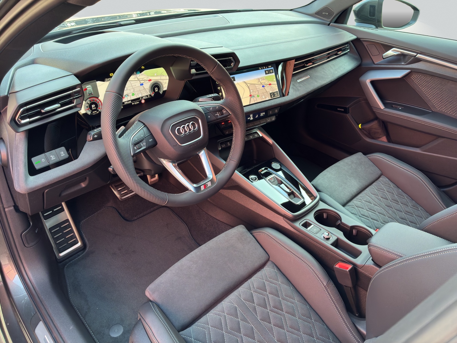 AUDI A3 Sportback TFSI 150 kW quattro S line S tronic-image-4
