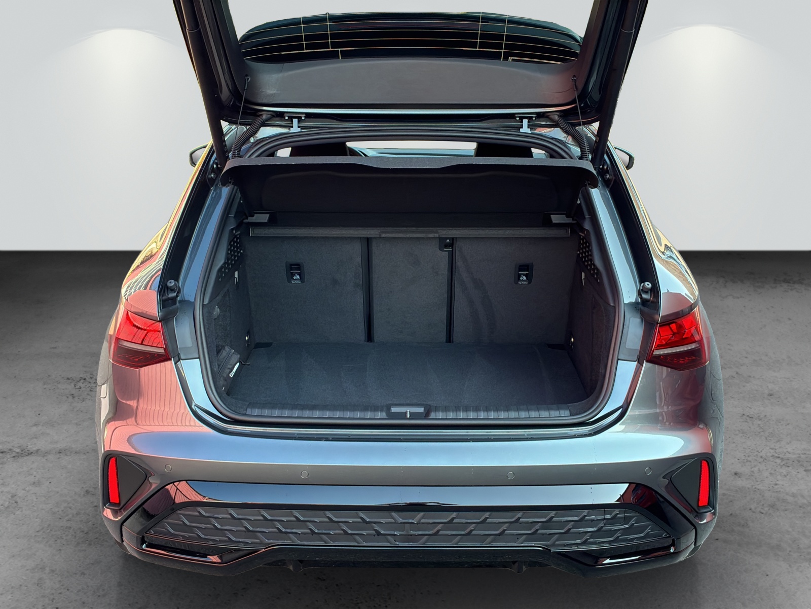AUDI A3 Sportback TFSI 150 kW quattro S line S tronic-image-9