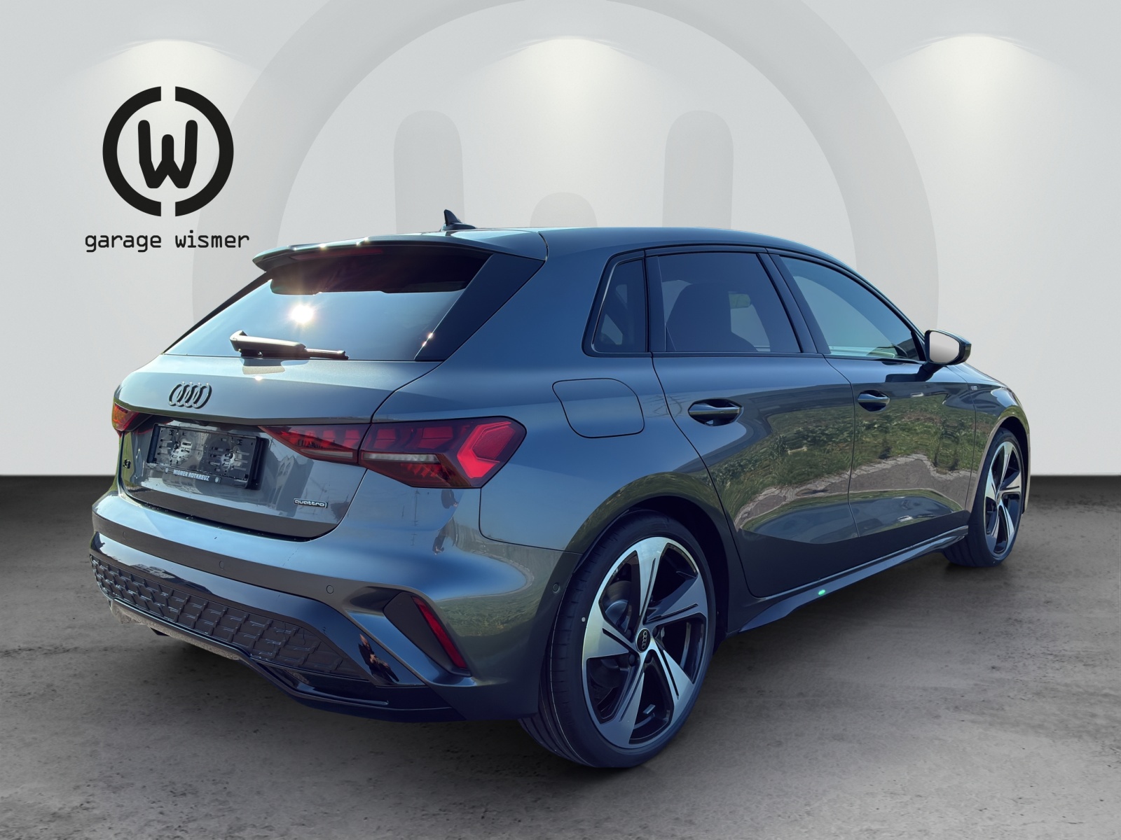 AUDI A3 Sportback TFSI 150 kW quattro S line S tronic-image-3