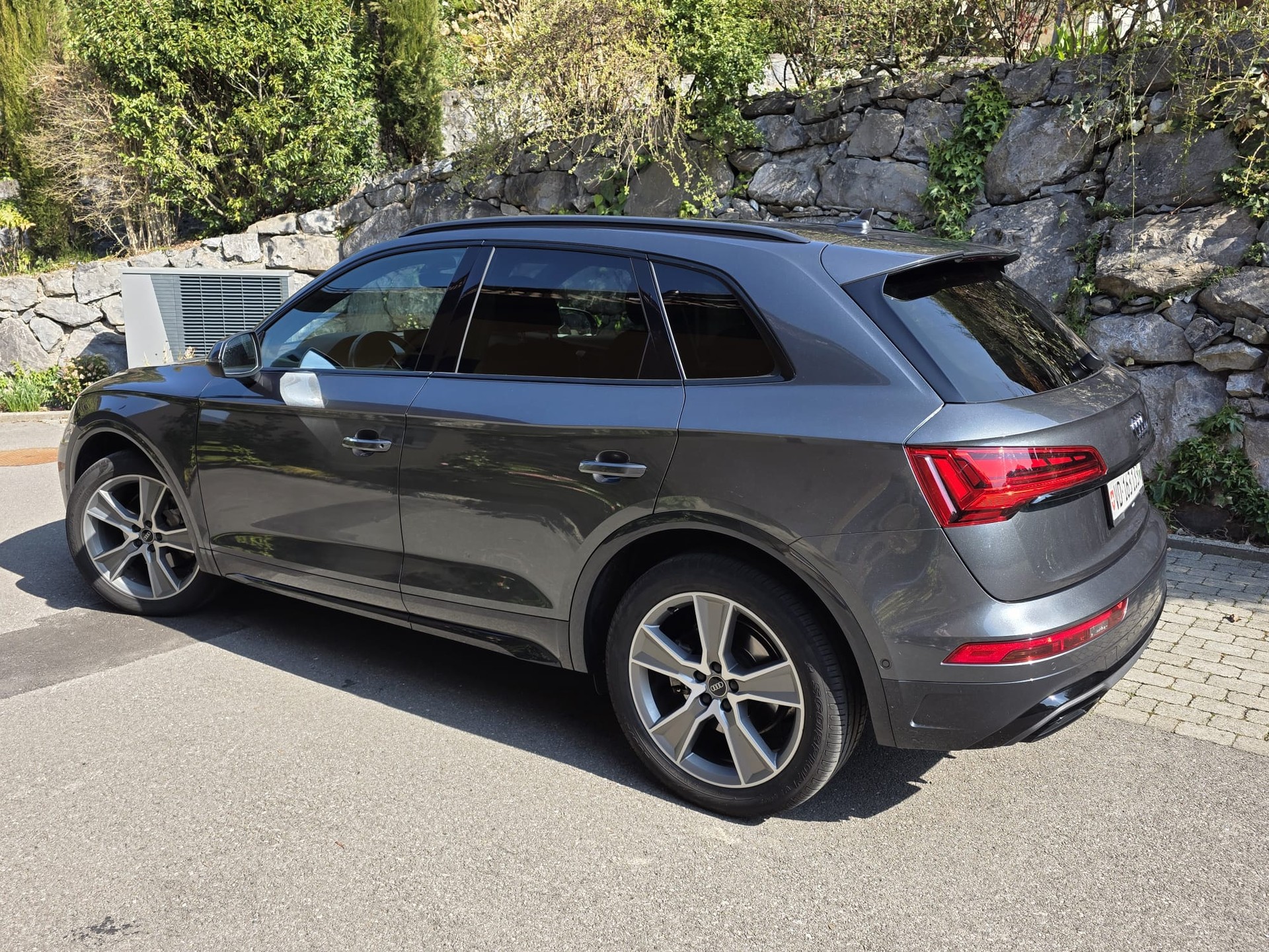 AUDI Q5 45 TFSI S-line quattro S-tronic-image-1