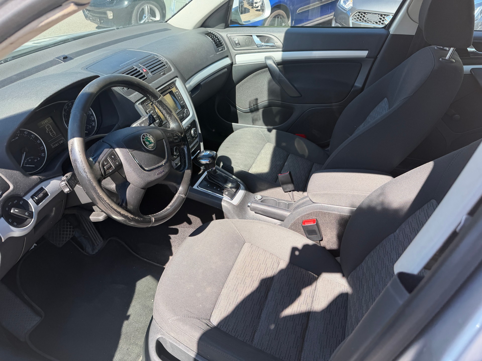 SKODA Octavia Combi 1.6 TDI Ambiente DSG-image-7