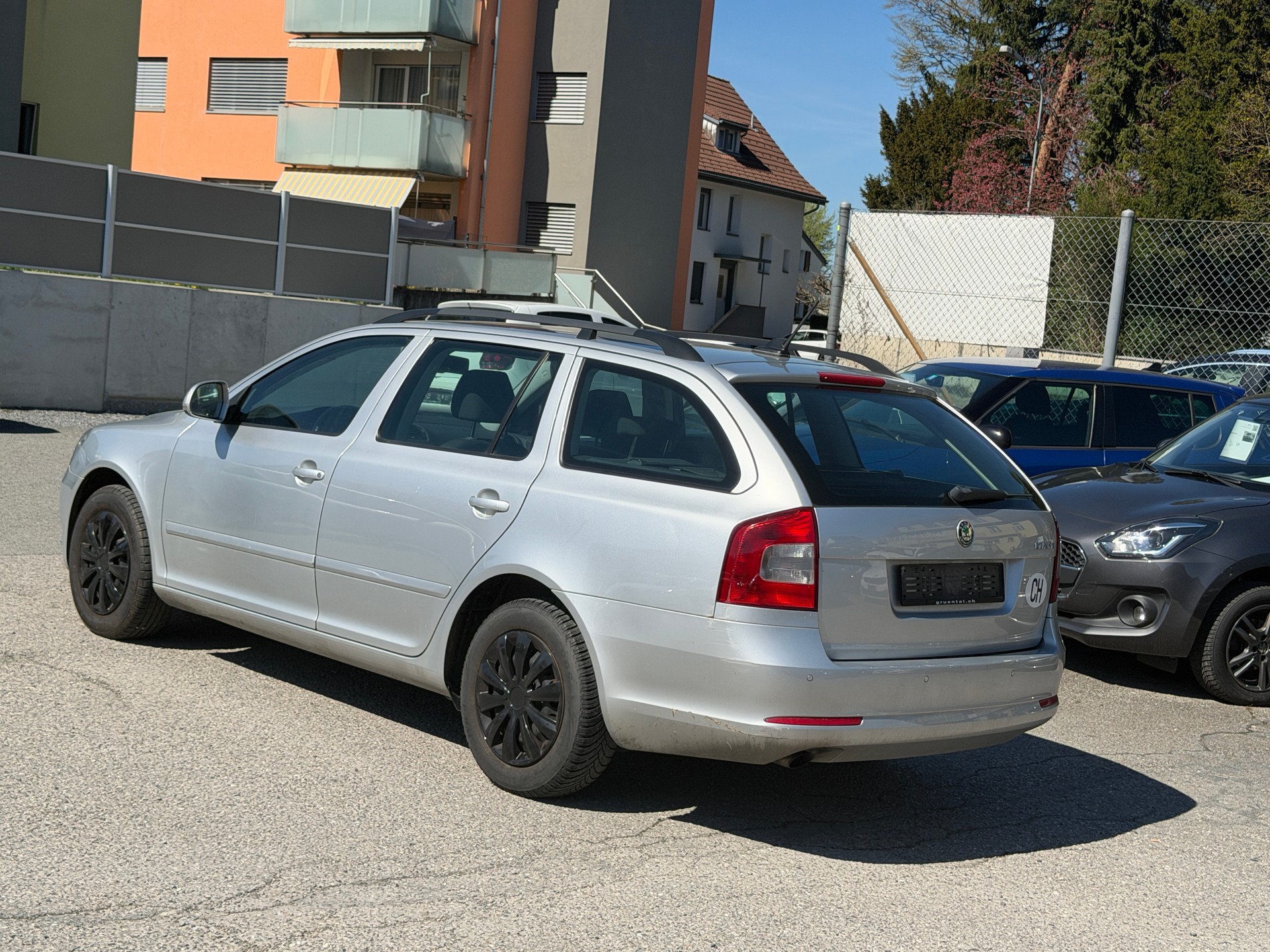SKODA Octavia Combi 1.6 TDI Ambiente DSG-image-12
