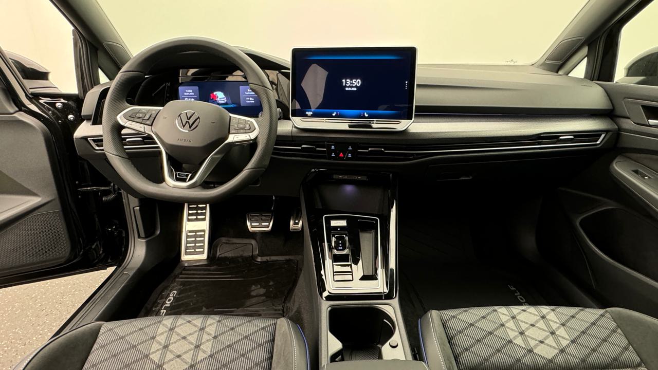 VW Golf 1.5 e TSI mHEV R-Line DSG-image-5