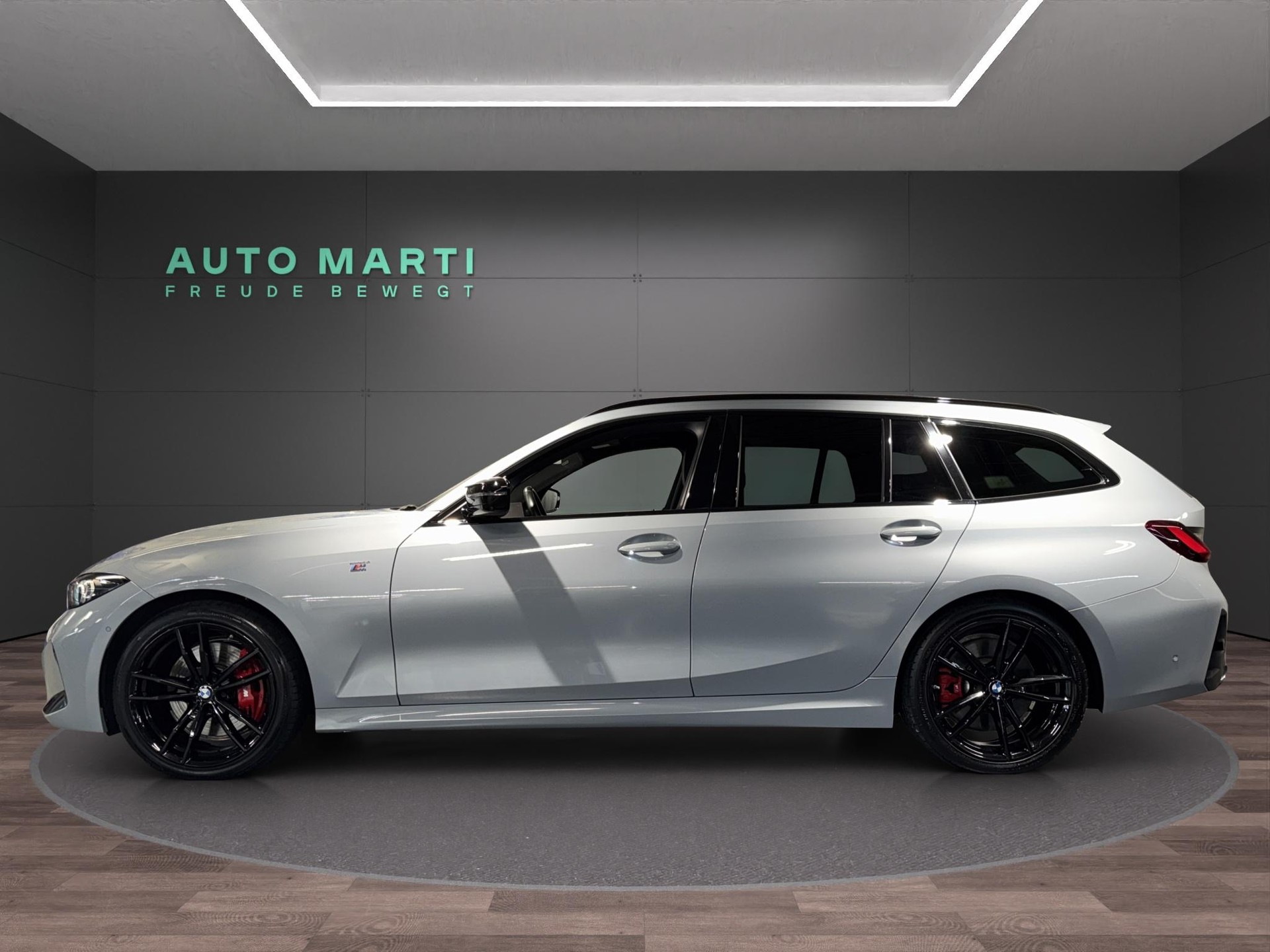 BMW M340d xDrive Touring M Sport-image-1