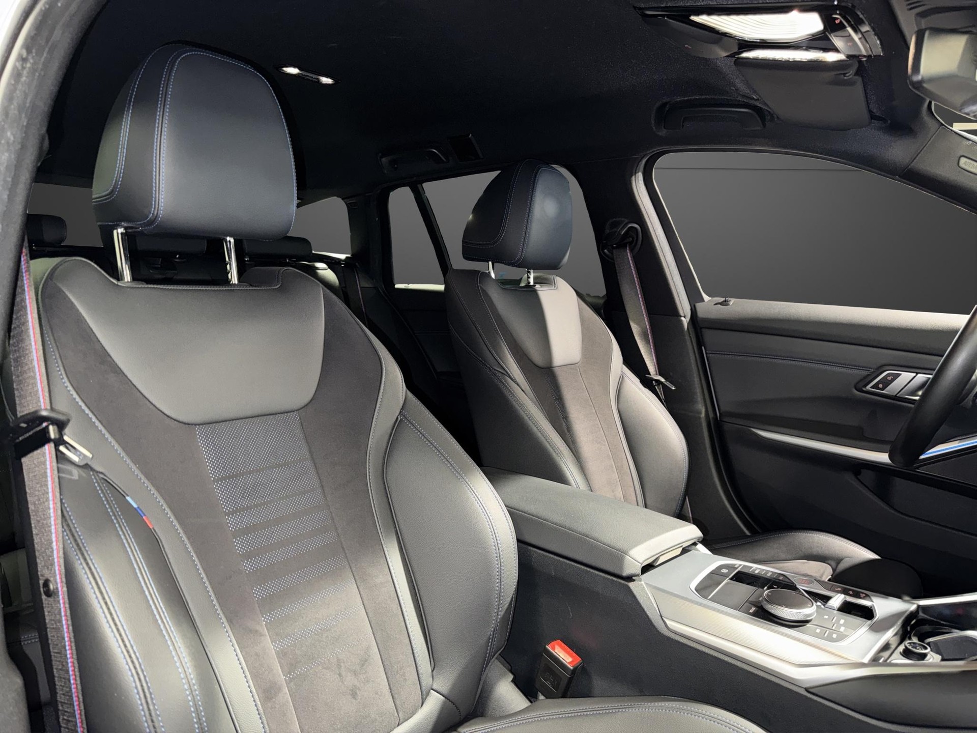 BMW M340d xDrive Touring M Sport-image-17