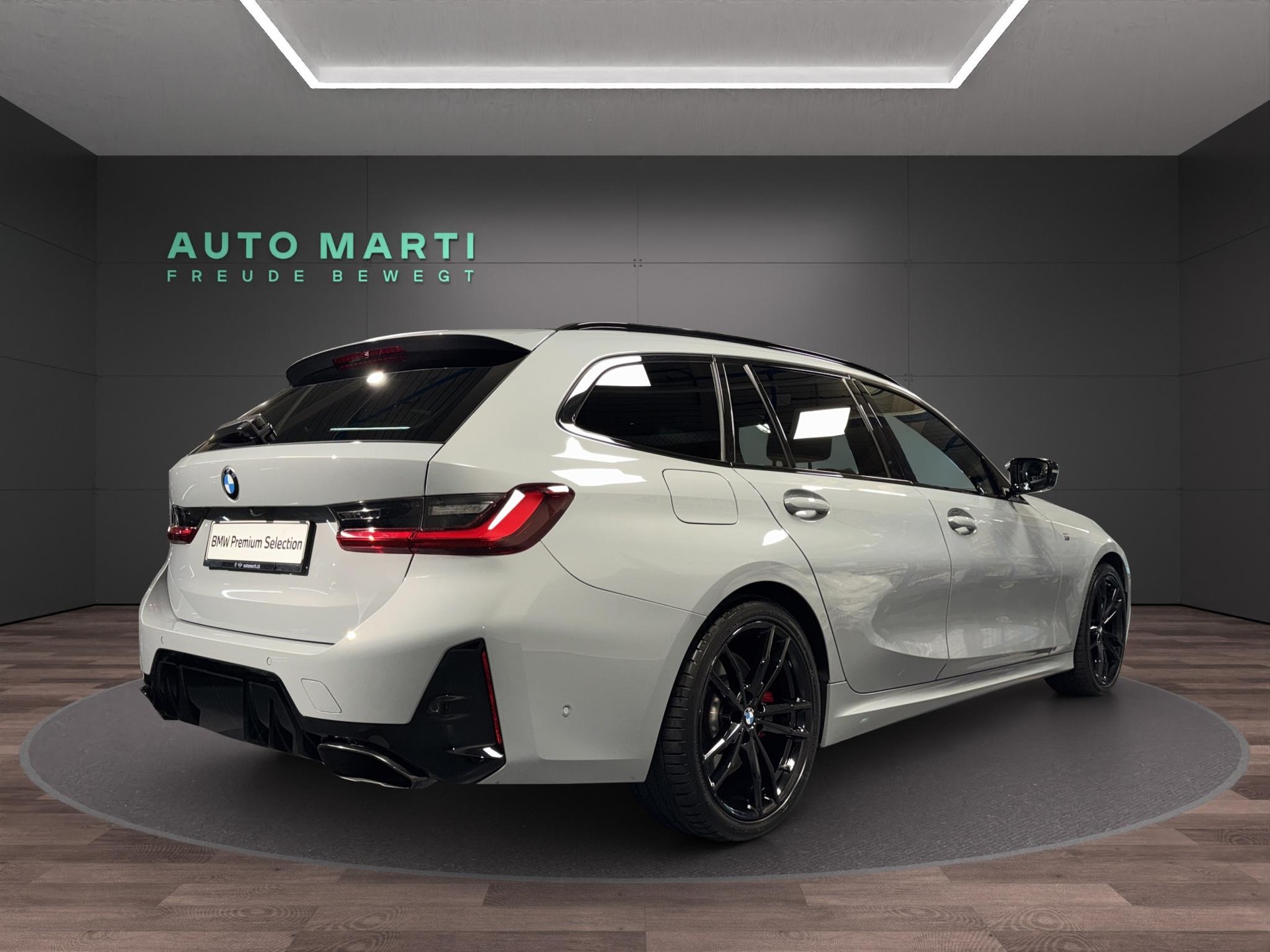 BMW M340d xDrive Touring M Sport-image-3