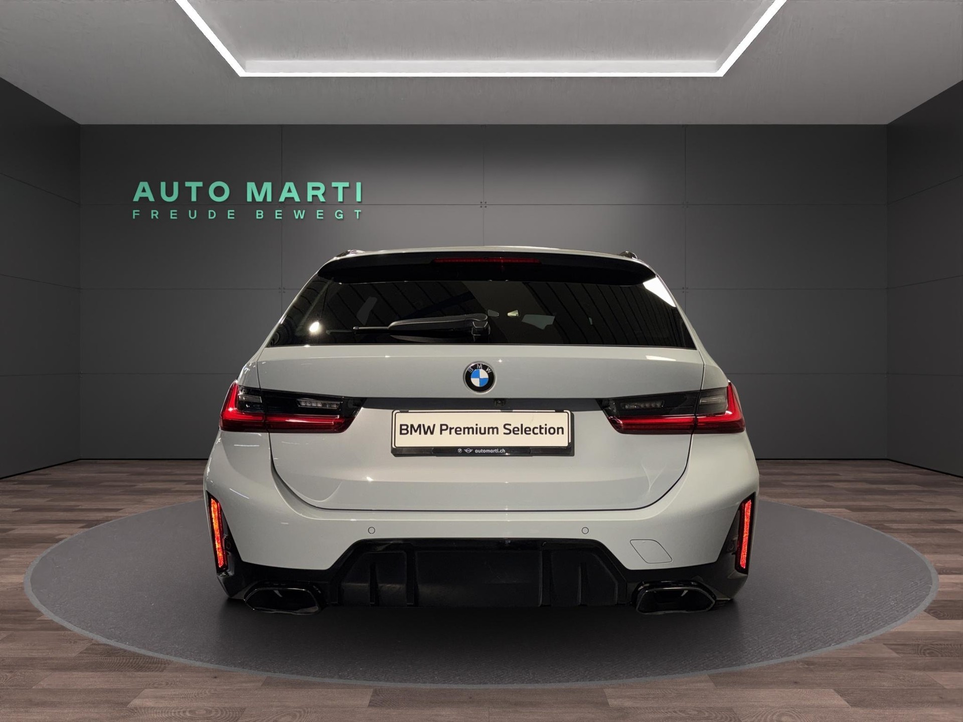 BMW M340d xDrive Touring M Sport-showroom-element-2