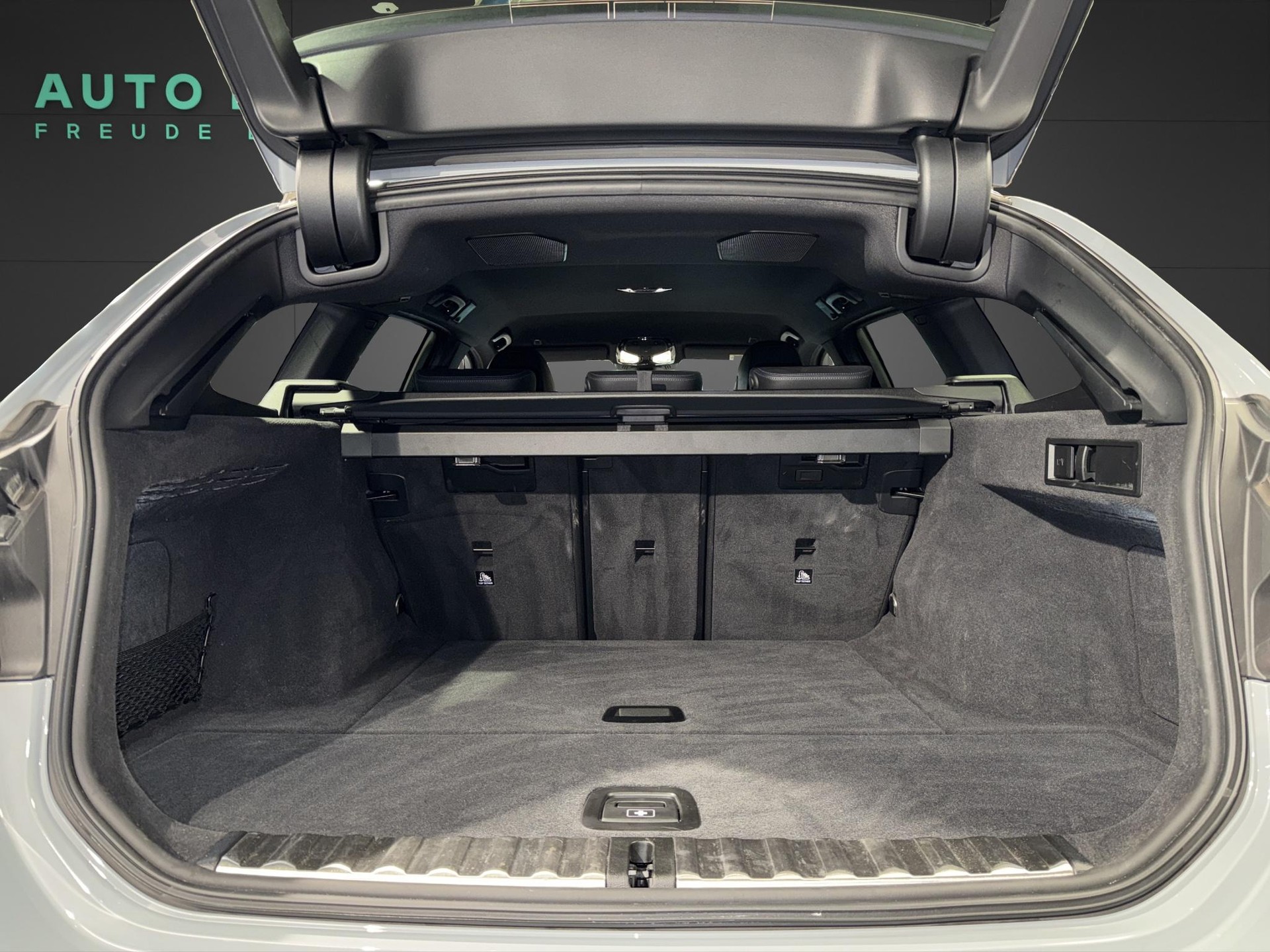 BMW M340d xDrive Touring M Sport-image-15