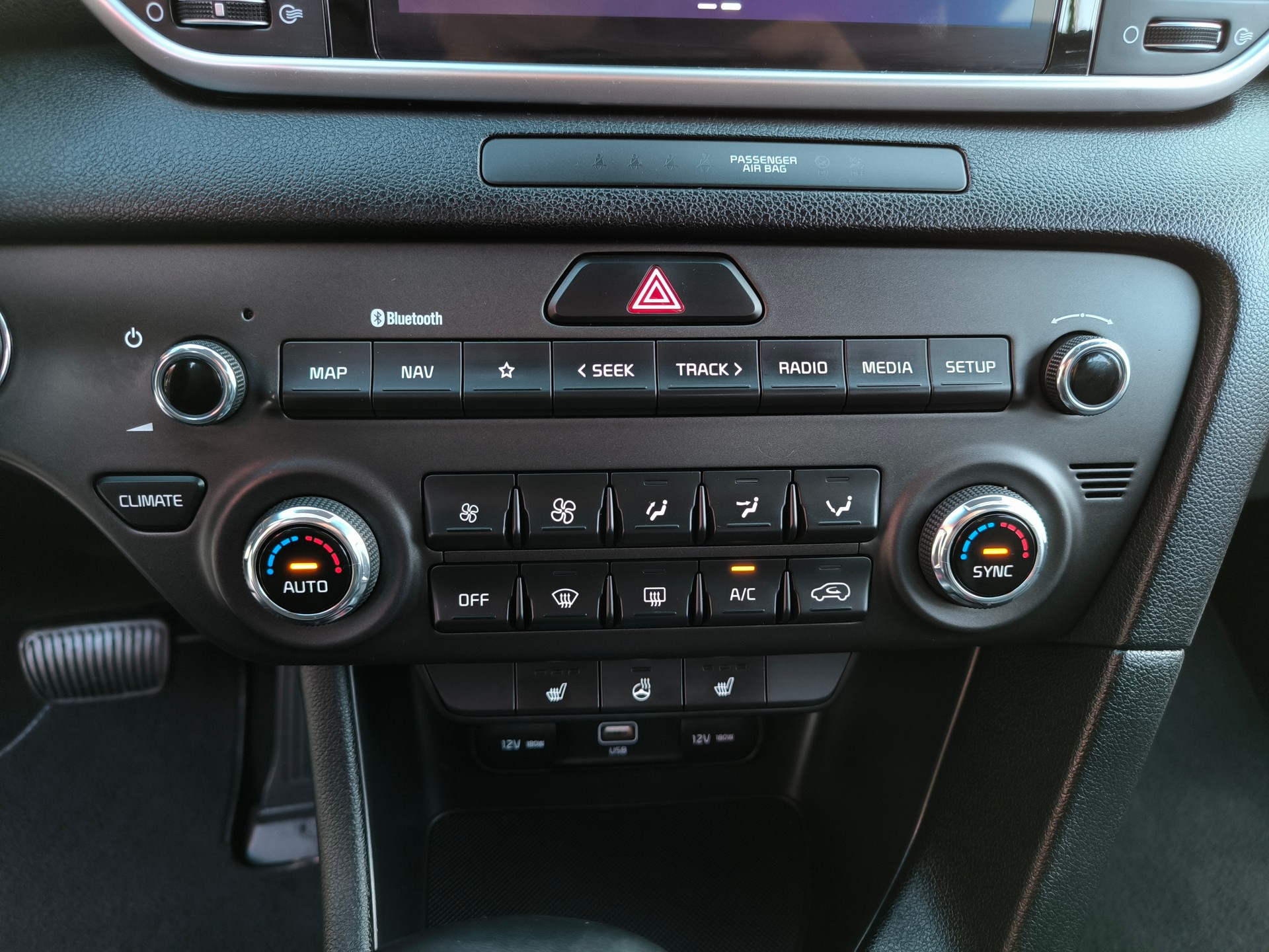 KIA Sportage 1.6 T-GDi Black Edition 4WD Automat-image-12