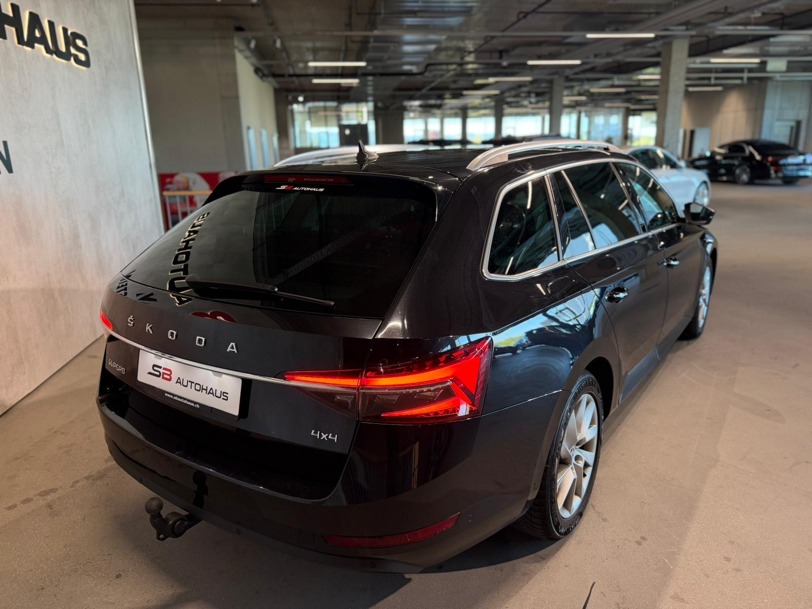 SKODA Superb Combi 2.0 TDi Ambition 4x4 DSG-image-8