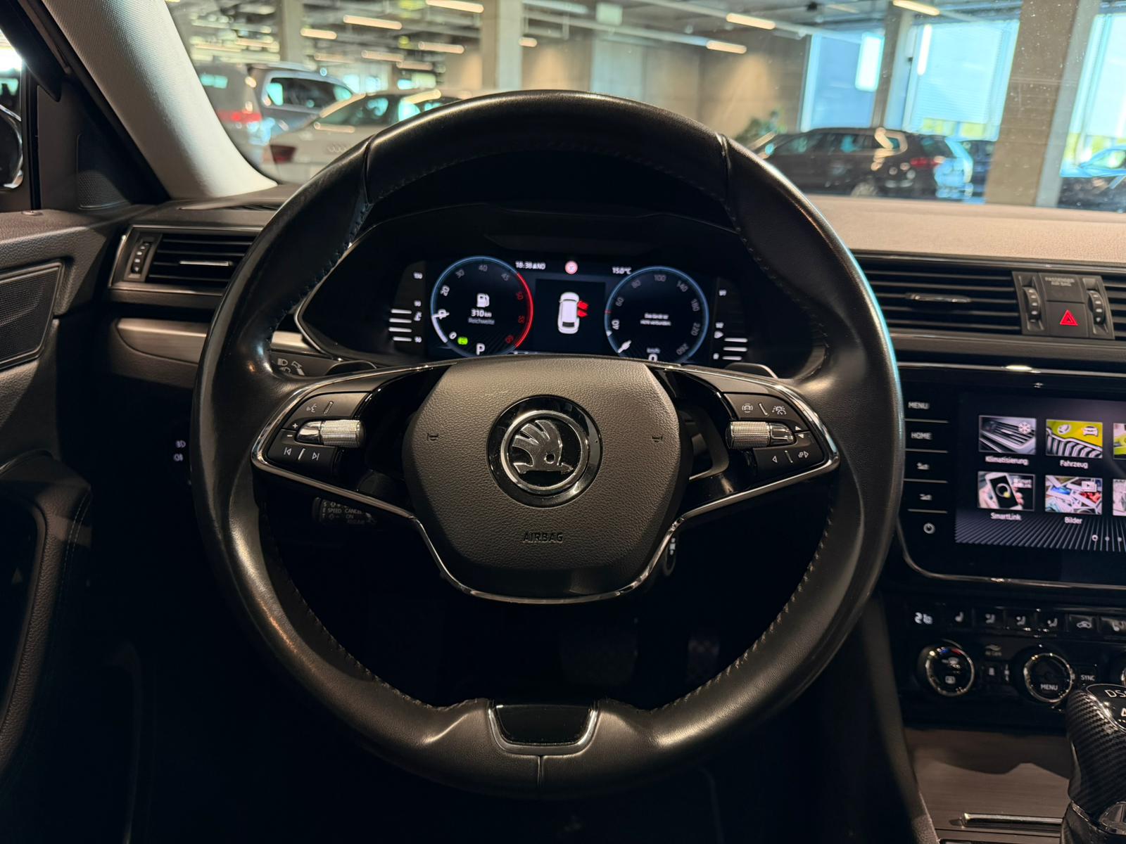SKODA Superb Combi 2.0 TDi Ambition 4x4 DSG-image-24