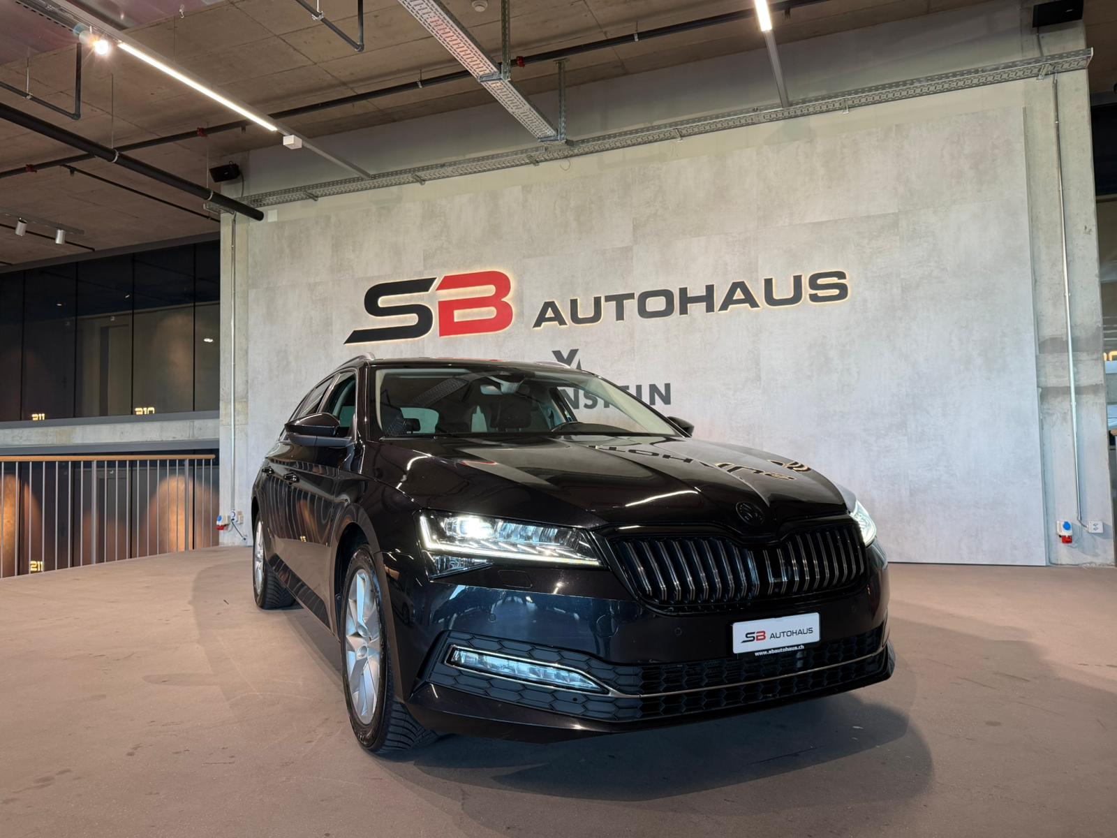 SKODA Superb Combi 2.0 TDi Ambition 4x4 DSG-image-3