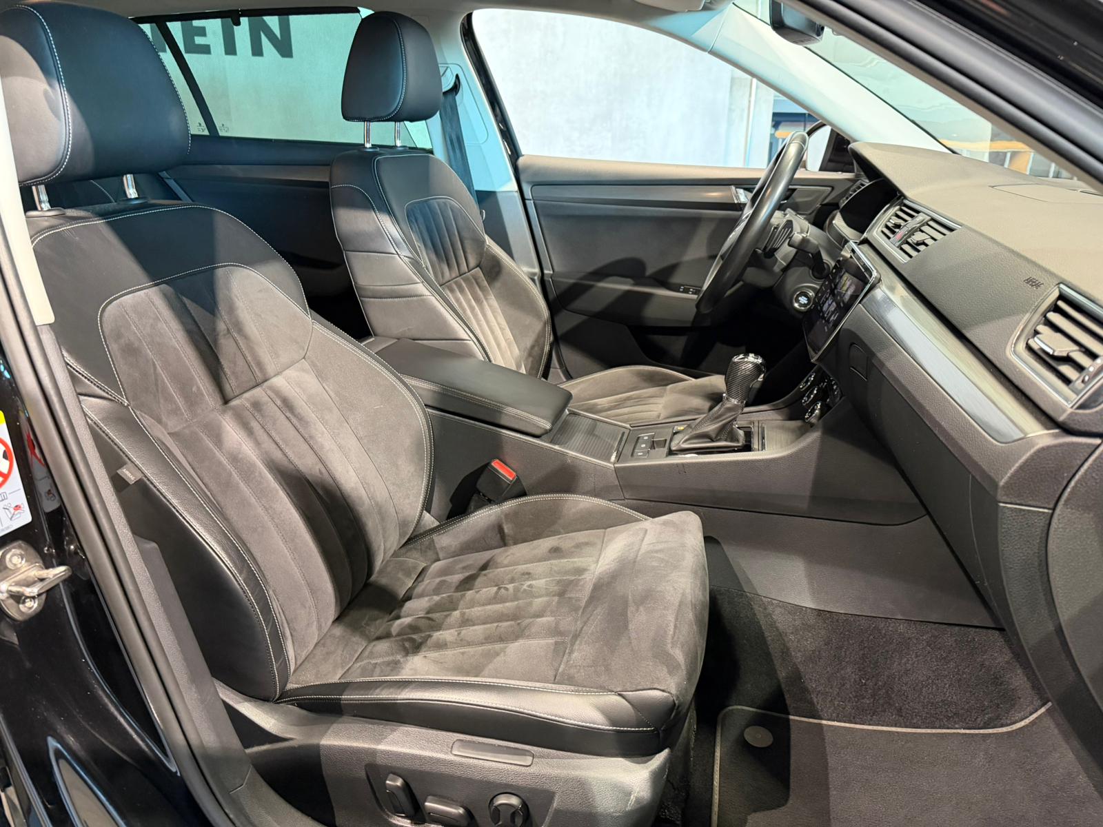 SKODA Superb Combi 2.0 TDi Ambition 4x4 DSG-image-14