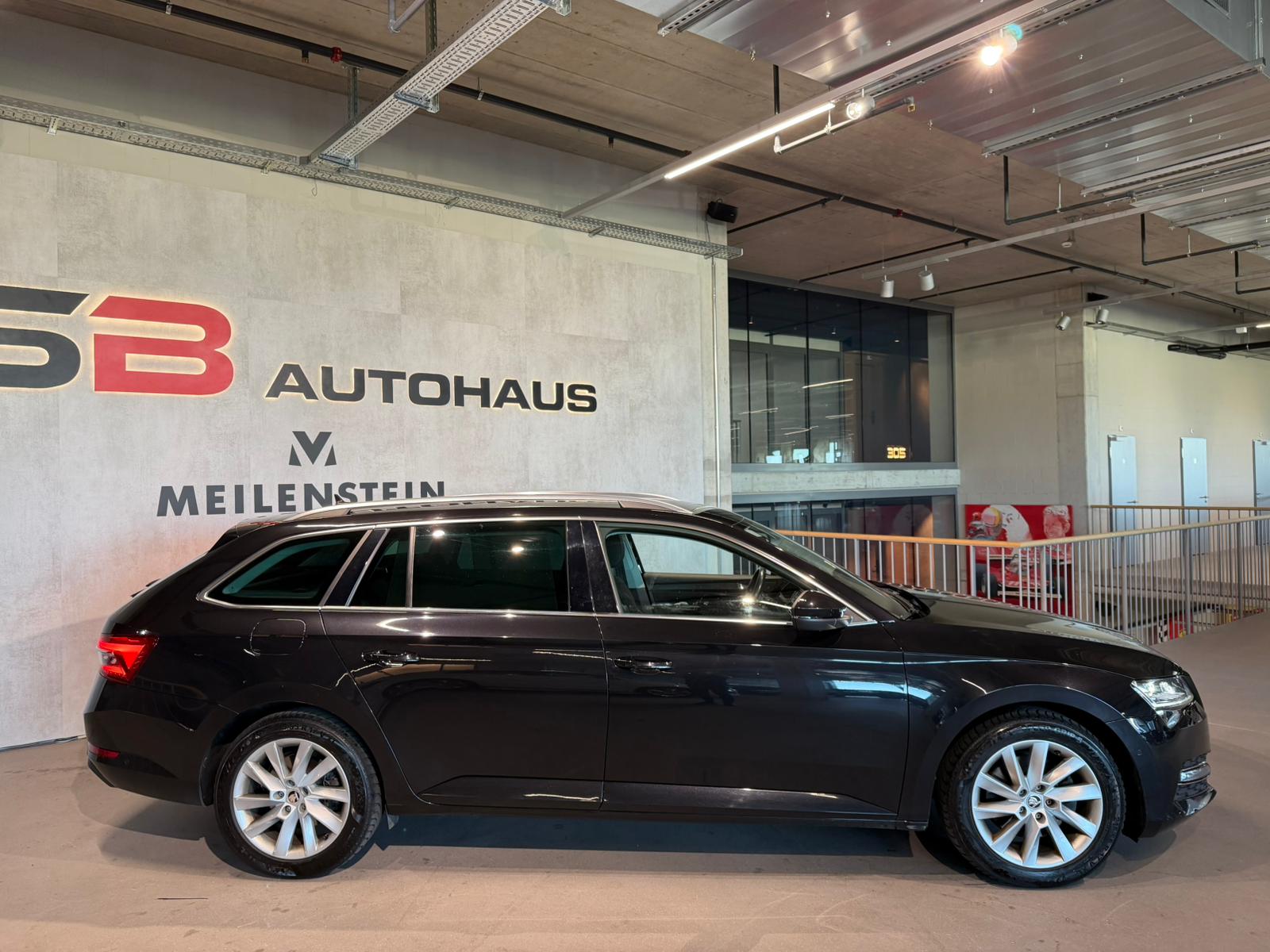 SKODA Superb Combi 2.0 TDi Ambition 4x4 DSG-image-5