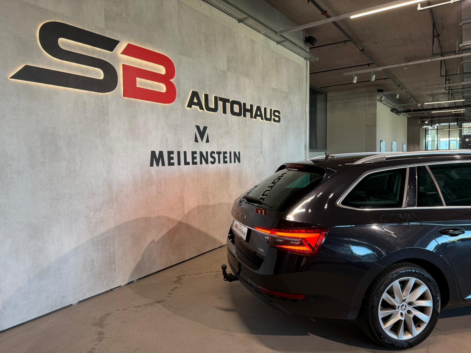 SKODA Superb Combi 2.0 TDi Ambition 4x4 DSG-image-16