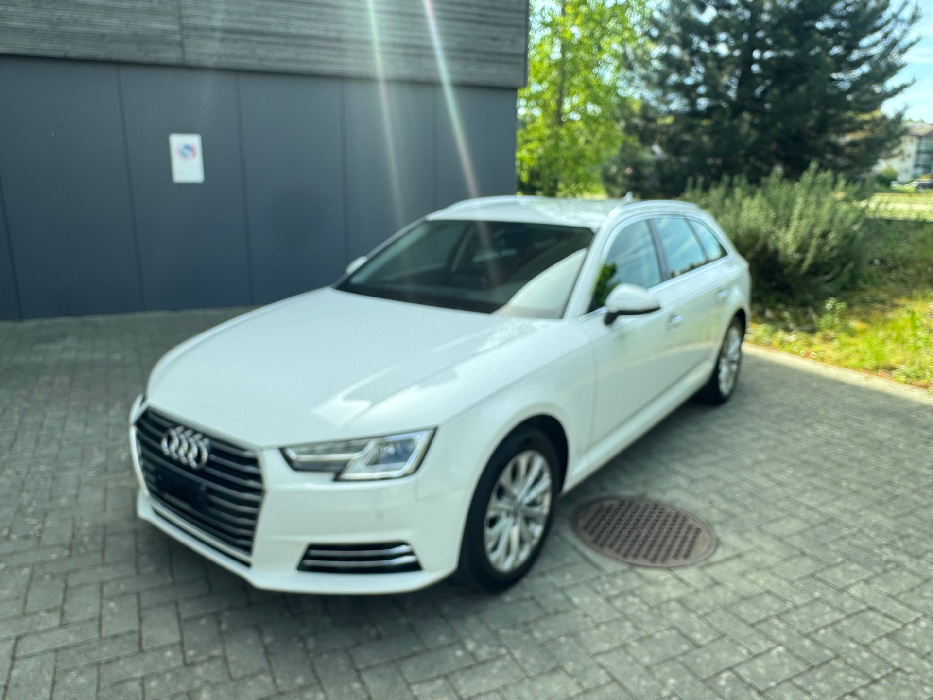 AUDI A4 Avant 2.0 TDI S-tronic-image-2