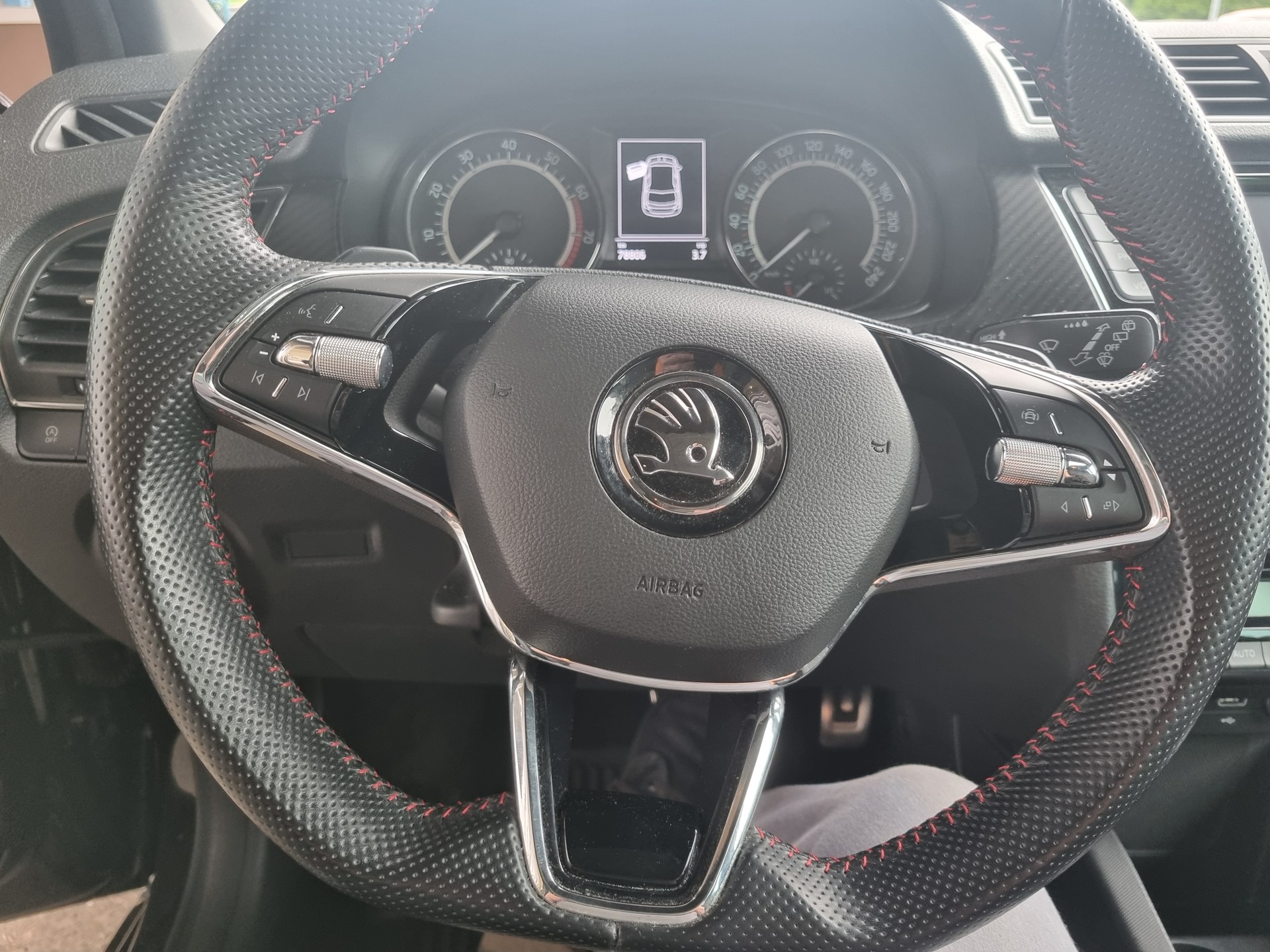 SKODA Fabia 1.0 TSI Monte Carlo DSG-image-10
