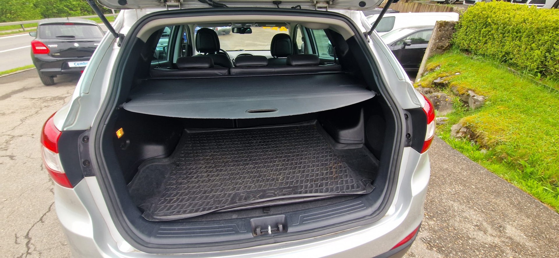 HYUNDAI iX 35 2.0 CRDi GO! Plus 4WD Automatic-image-14