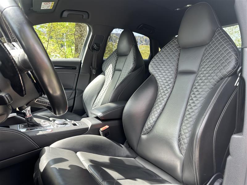 AUDI S3 2.0 T FSI quattro S-Tronic-image-4