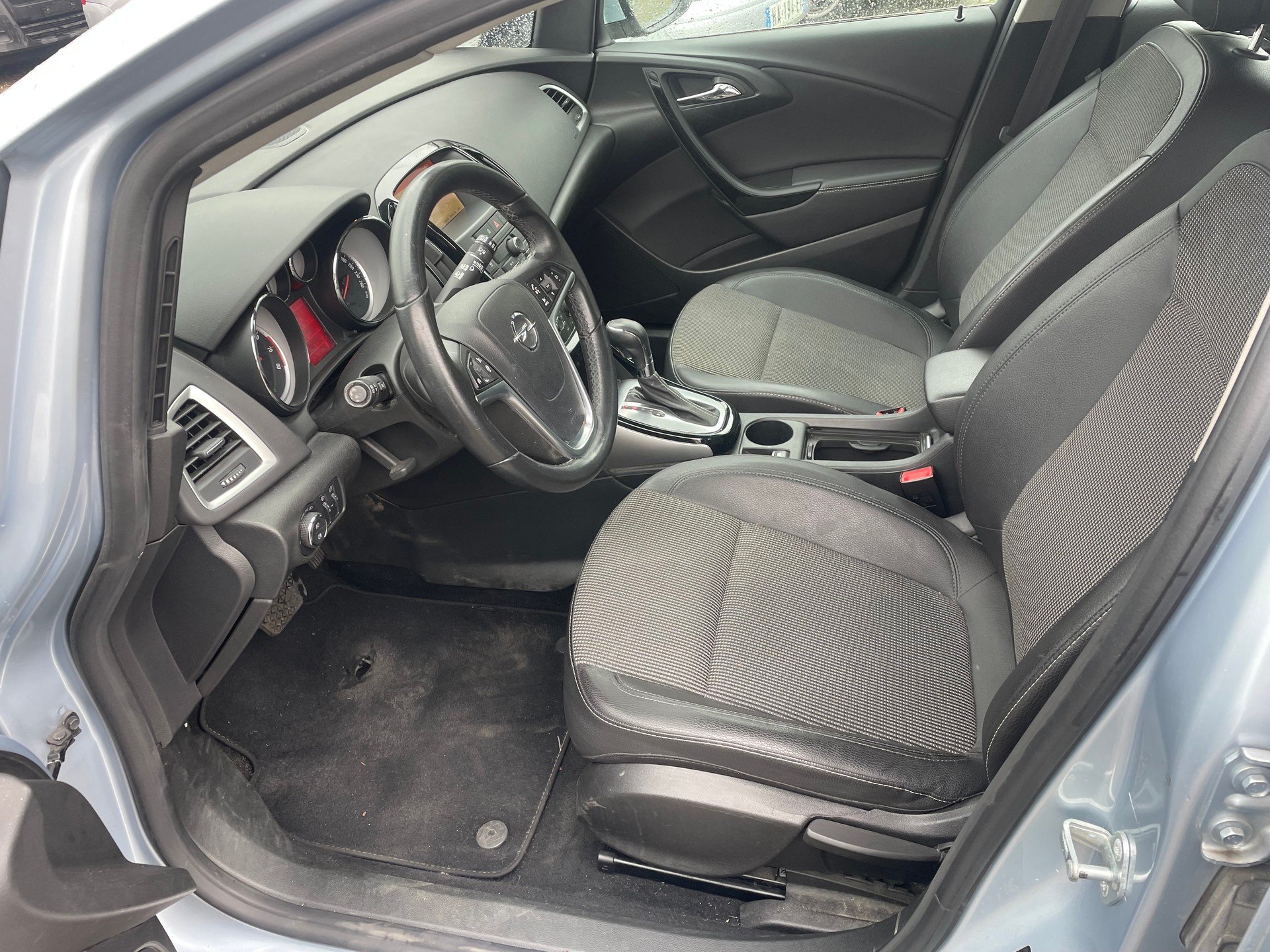 OPEL Astra 1.4i 16V Turbo Automatic-image-13