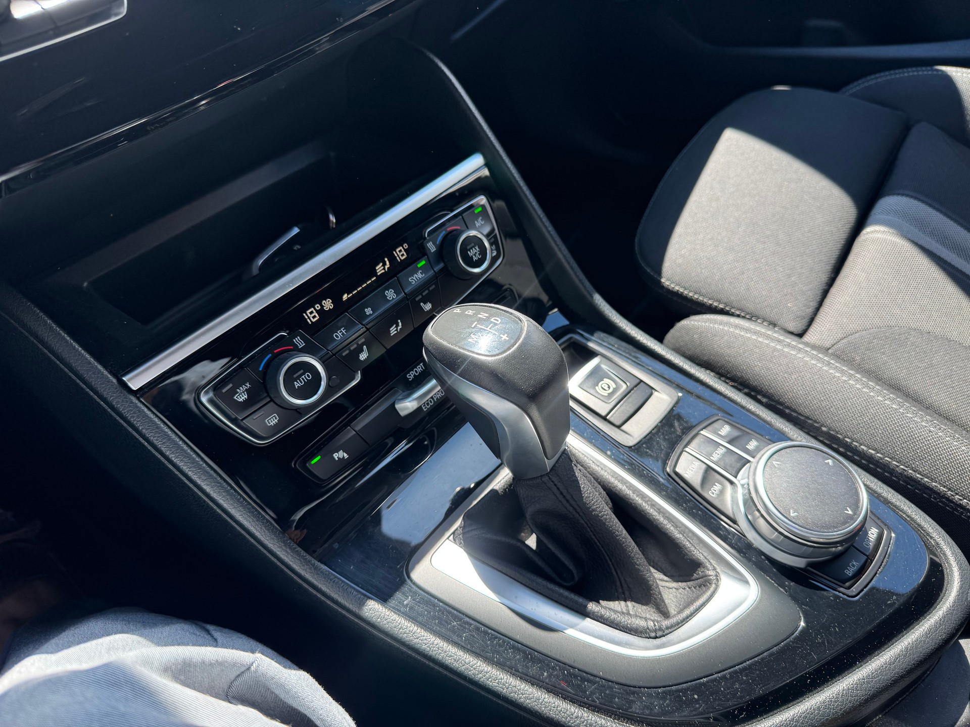 BMW 218d xDrive Gran Tourer Sport Line Steptronic-image-15