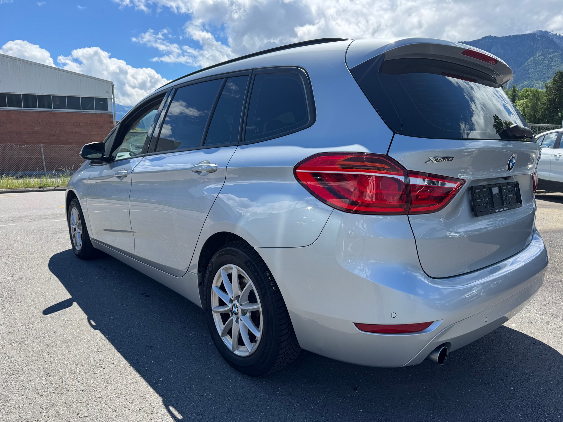 BMW 218d xDrive Gran Tourer Sport Line Steptronic-image-5