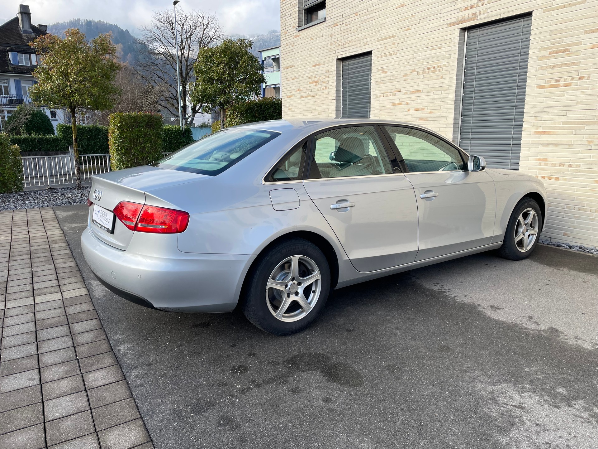 AUDI A4 Limousine 1.8 TFSI quattro-image-9