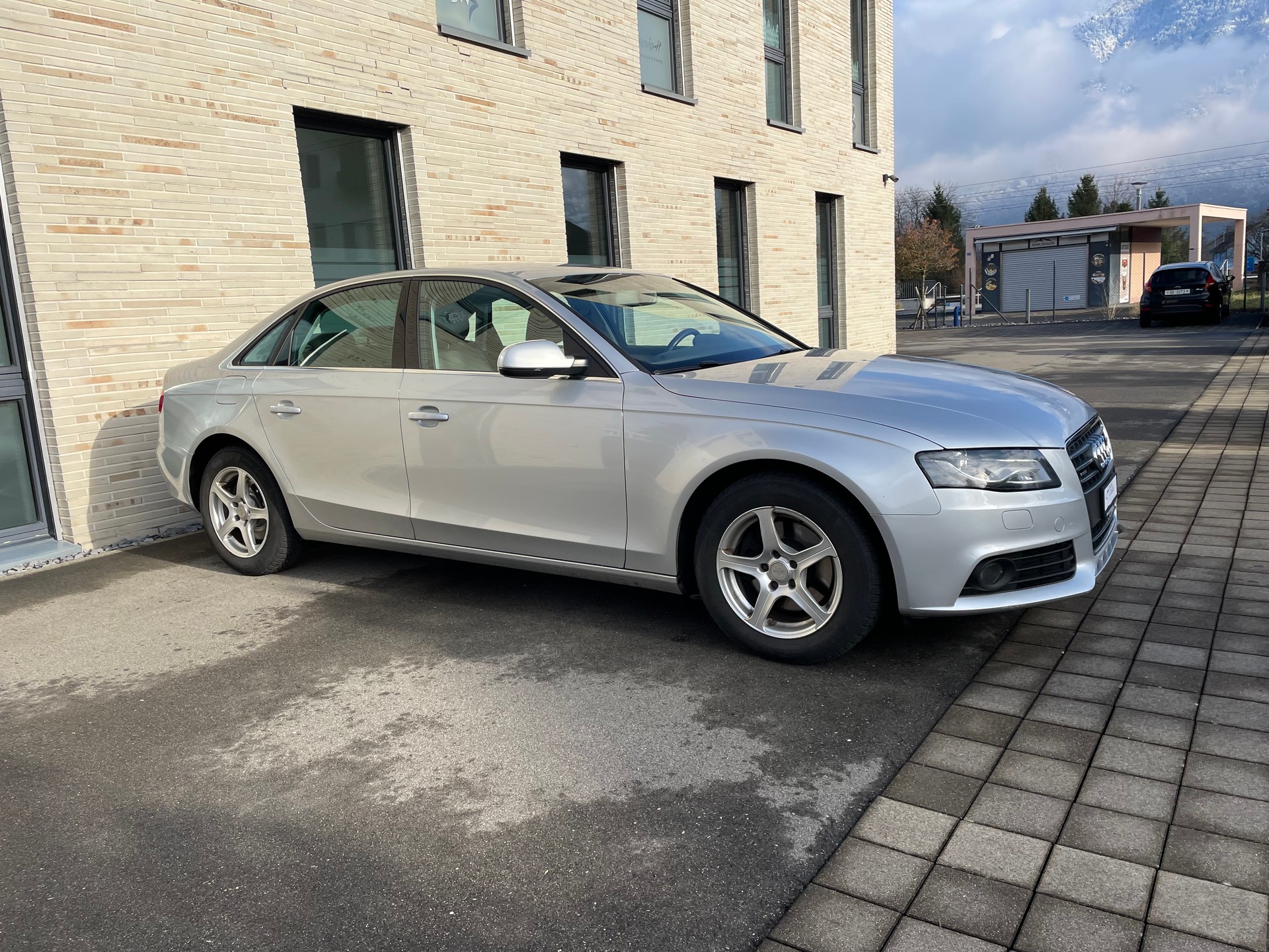 AUDI A4 Limousine 1.8 TFSI quattro-image-6
