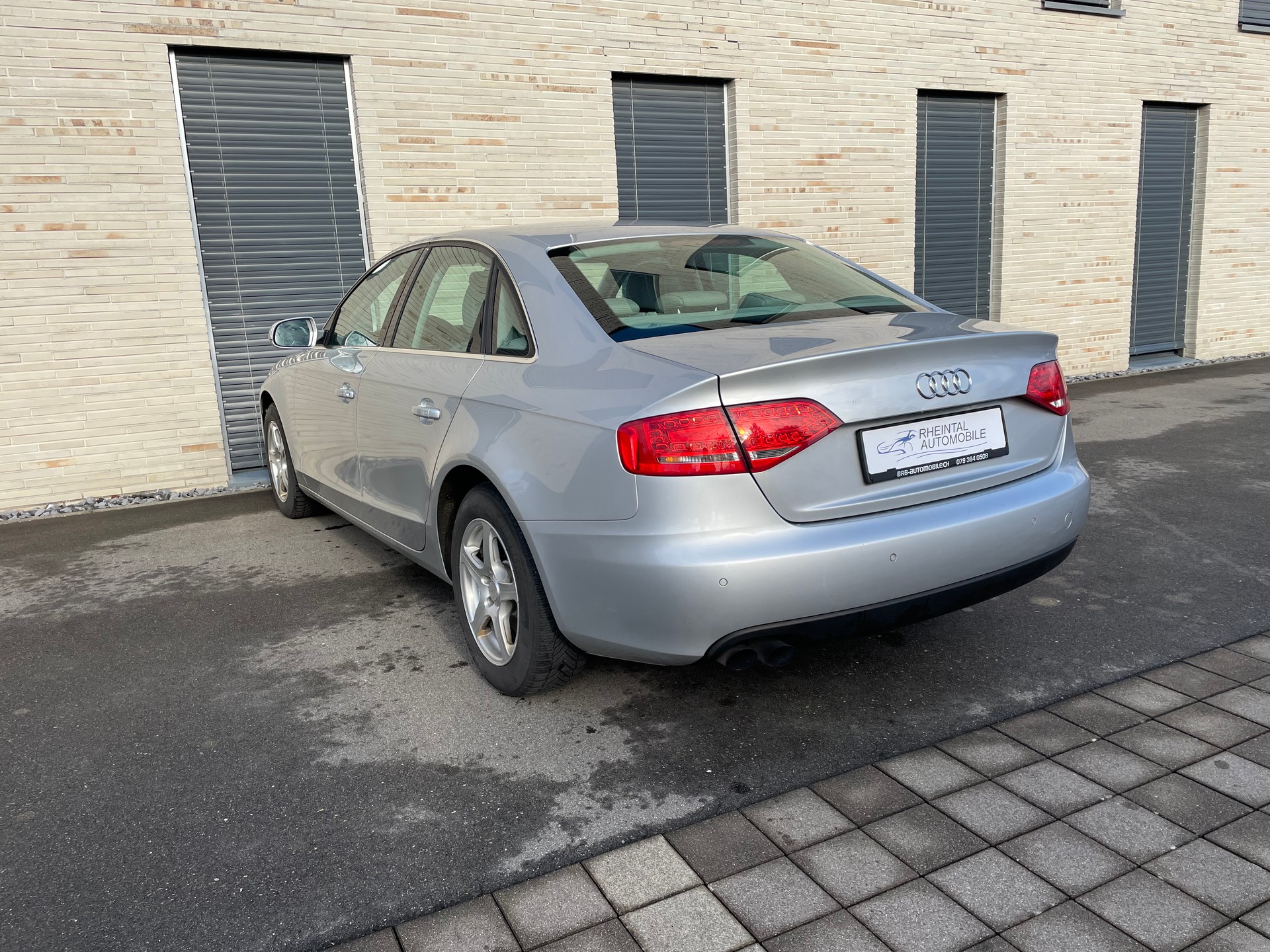 AUDI A4 Limousine 1.8 TFSI quattro-image-10