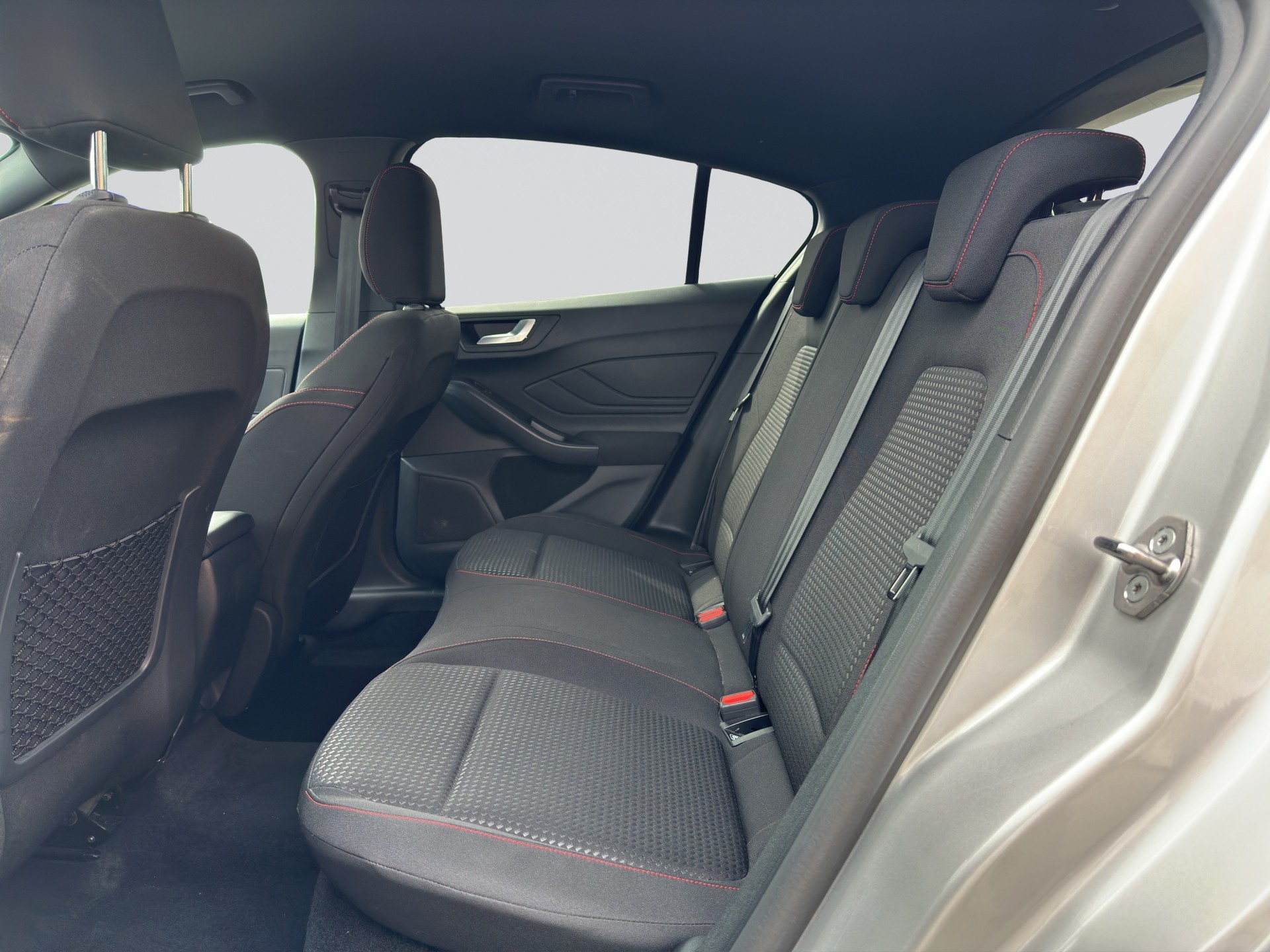 FORD Focus 1.5 TDCi EcoBlue ST-Line Automatic-image-6