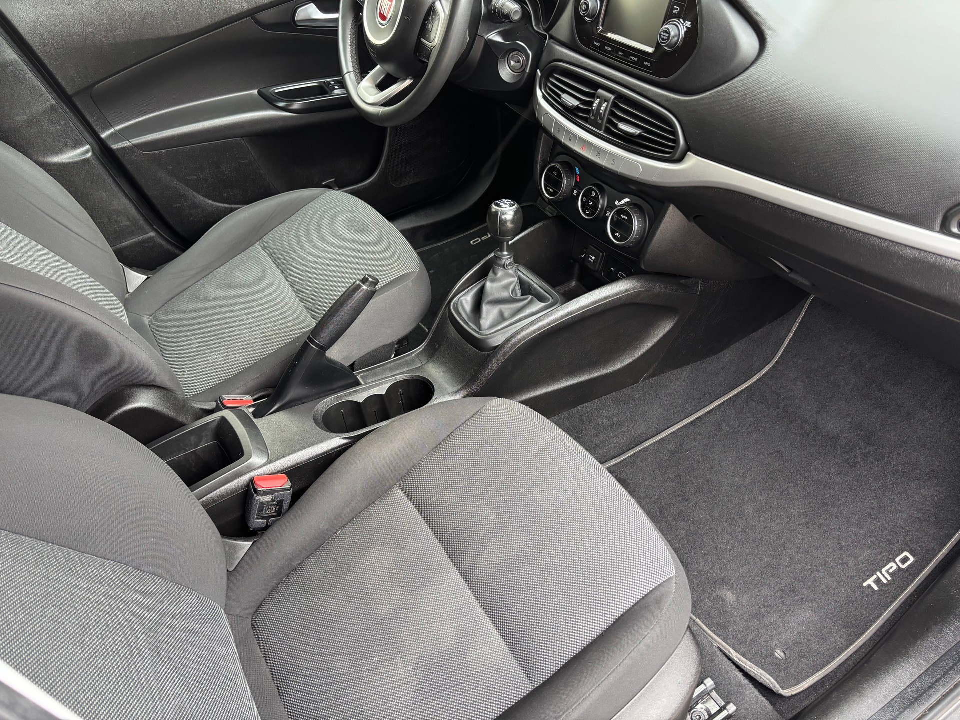 FIAT 1.4i-image-8