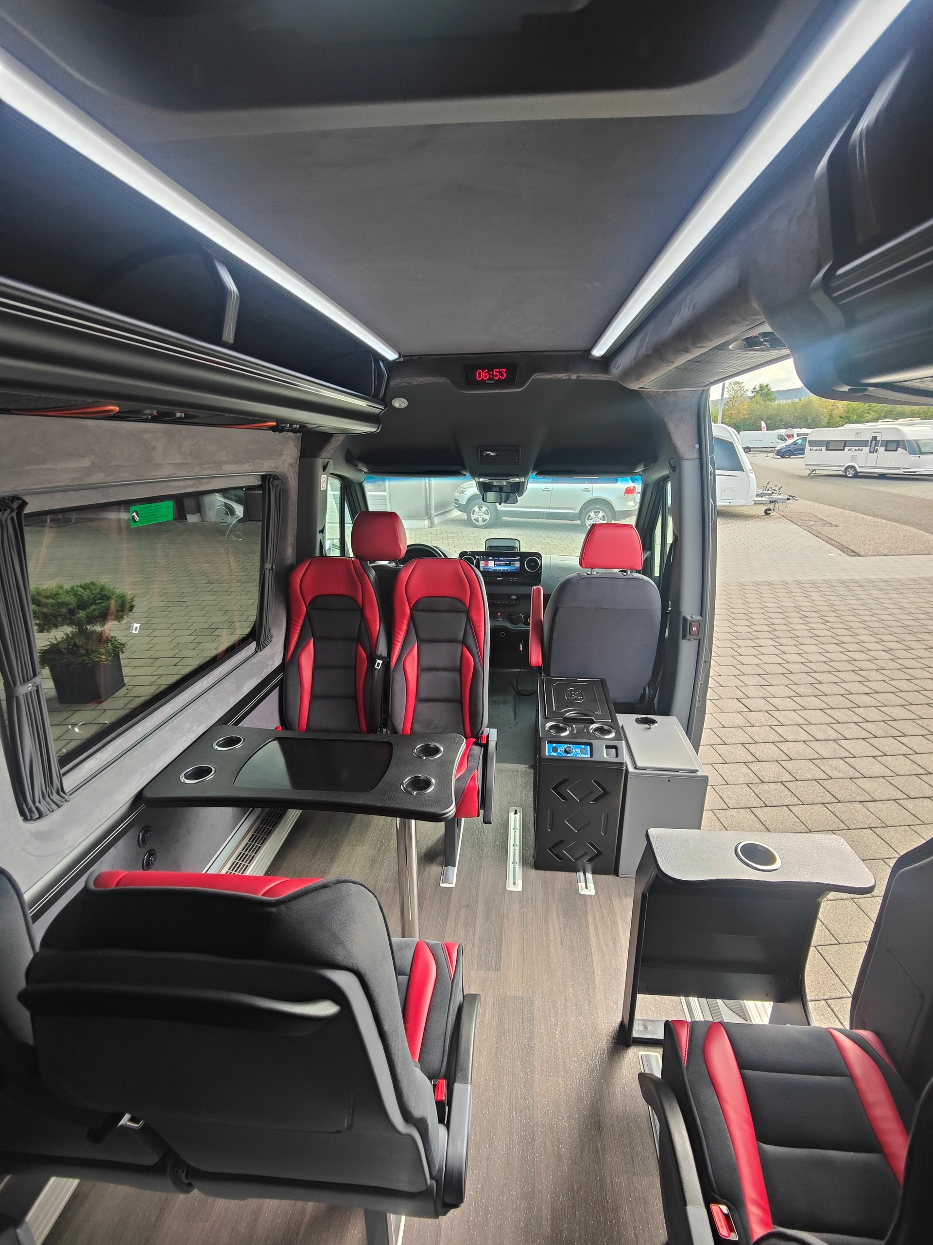 MERCEDES-BENZ 519 RVR VIP 17 Pl-image-5