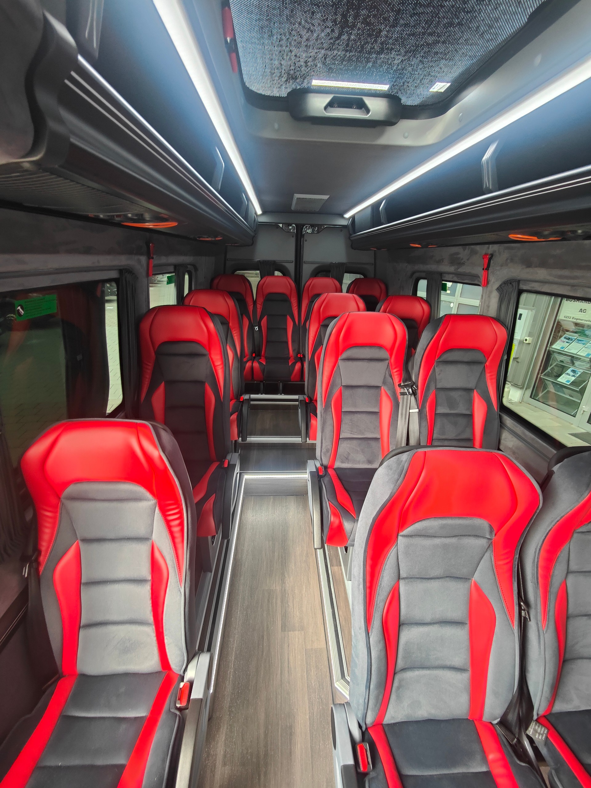 MERCEDES-BENZ 519 RVR VIP 17 Pl-image-8