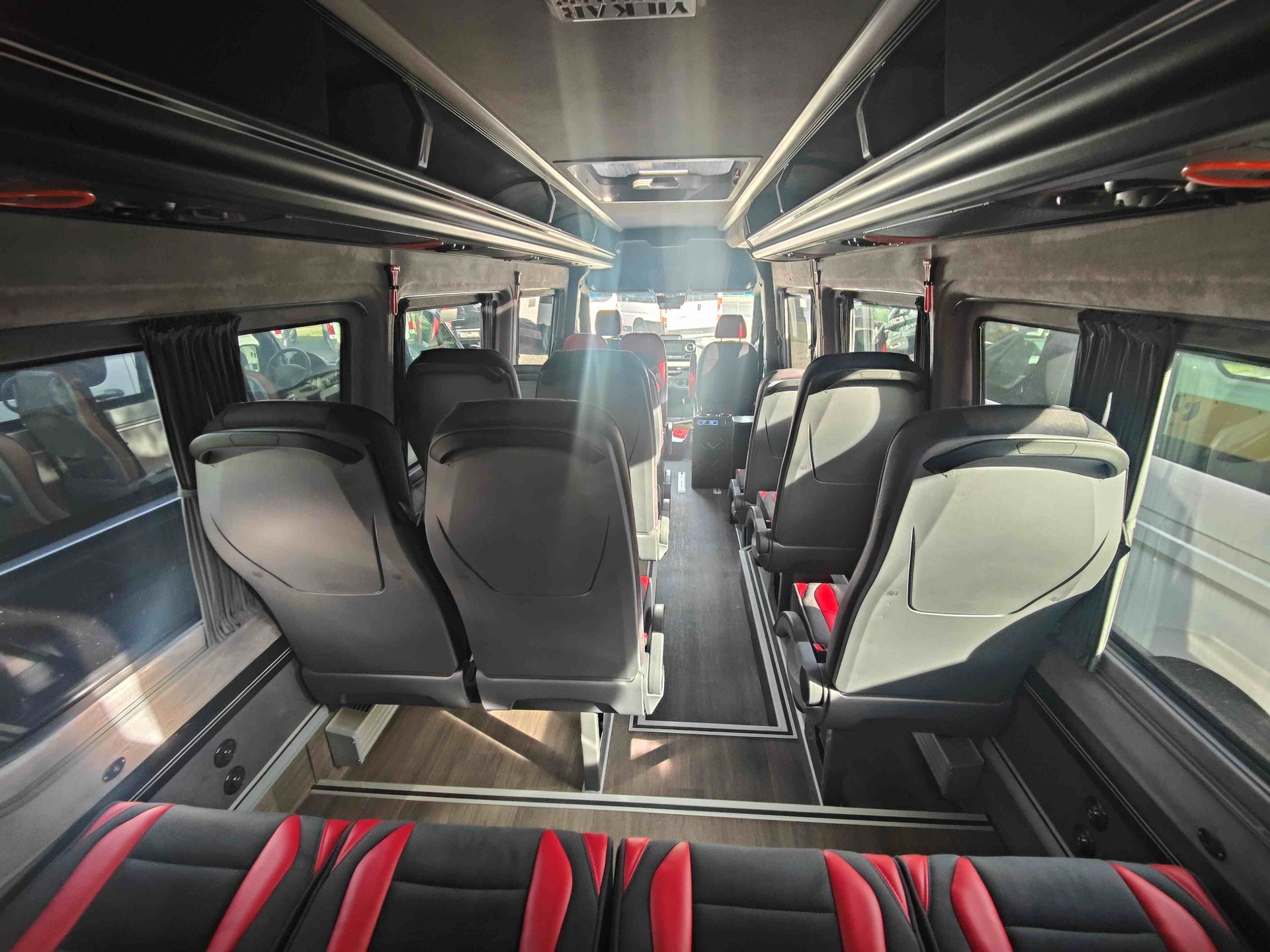 MERCEDES-BENZ 519 RVR VIP 17 Pl-image-6