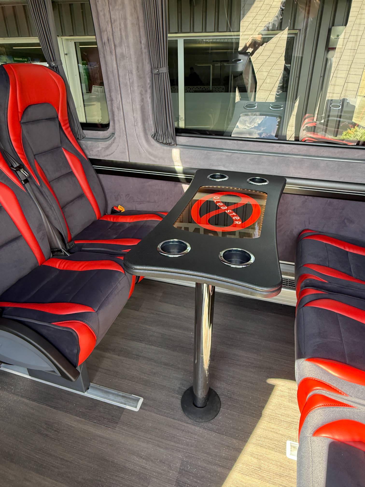 MERCEDES-BENZ VIP Bus mit 17 Plätze-image-5