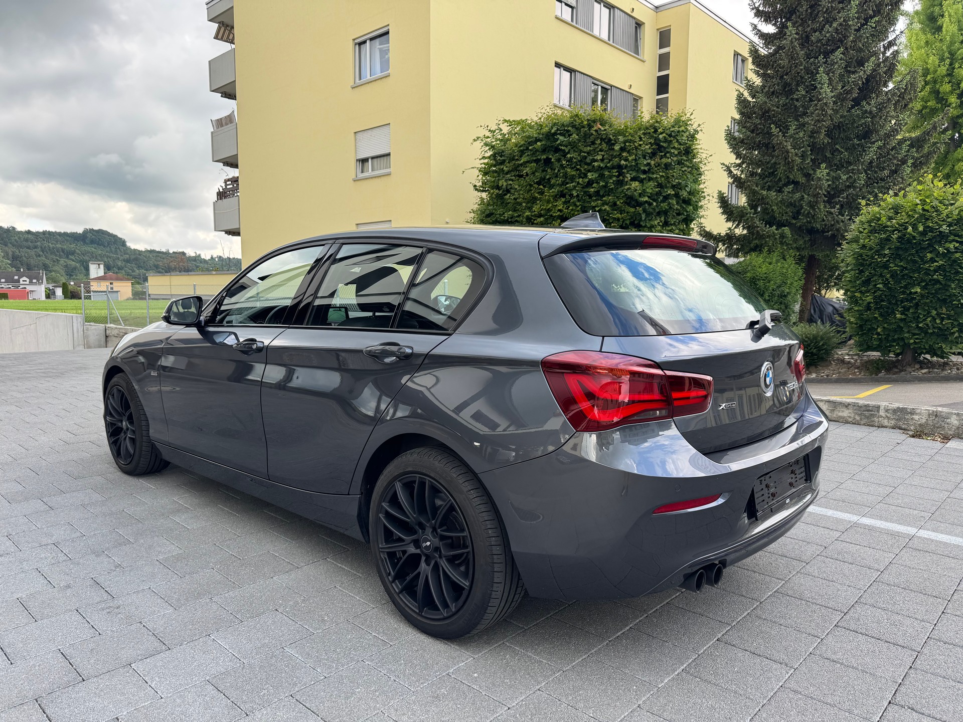 BMW 120d xDrive Edition Sport Line Steptronic-showroom-element-2